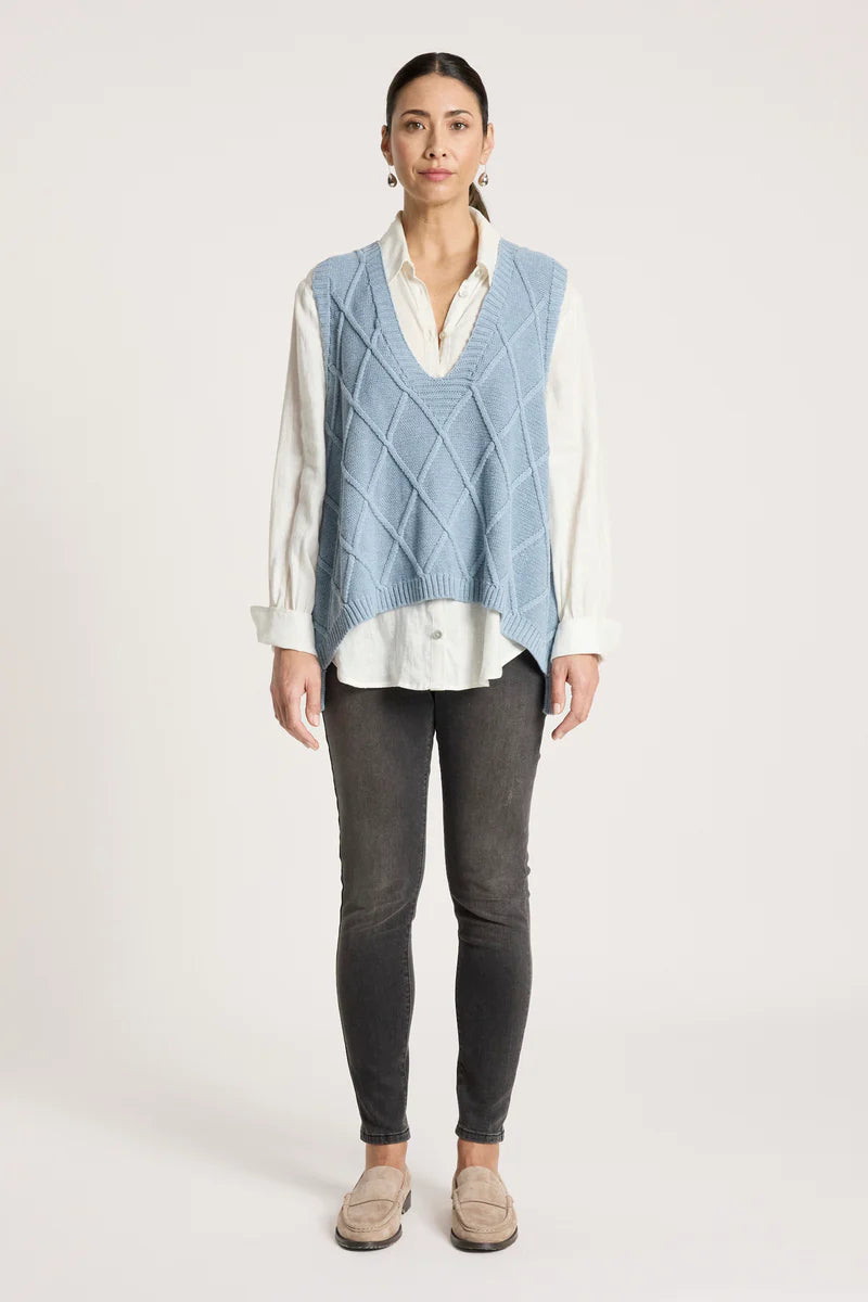 LIORA KNIT VEST LAKE