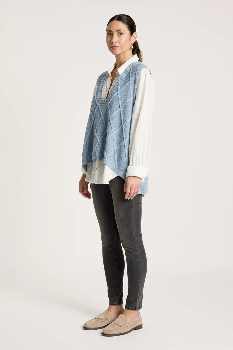 LIORA KNIT VEST LAKE