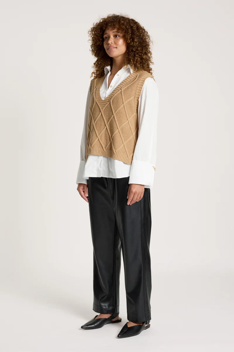 LIORA KNIT VEST MOCHA