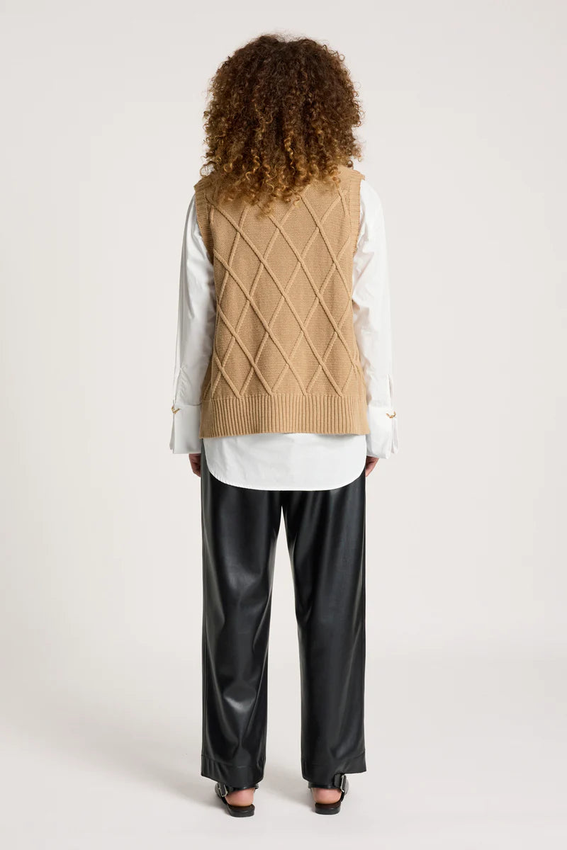 LIORA KNIT VEST MOCHA