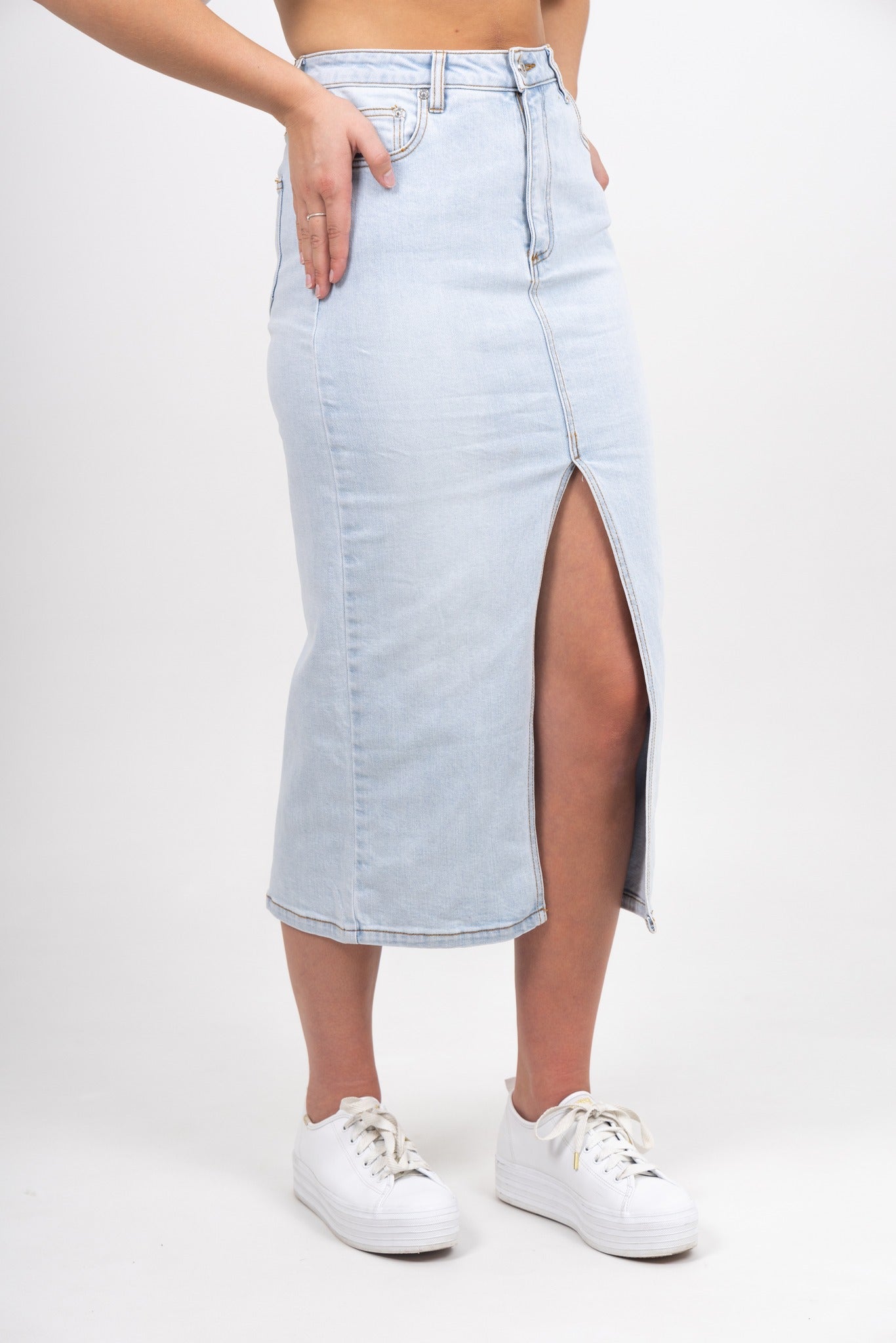 VERONICA DENIM SKIRT BORROWED BLUE
