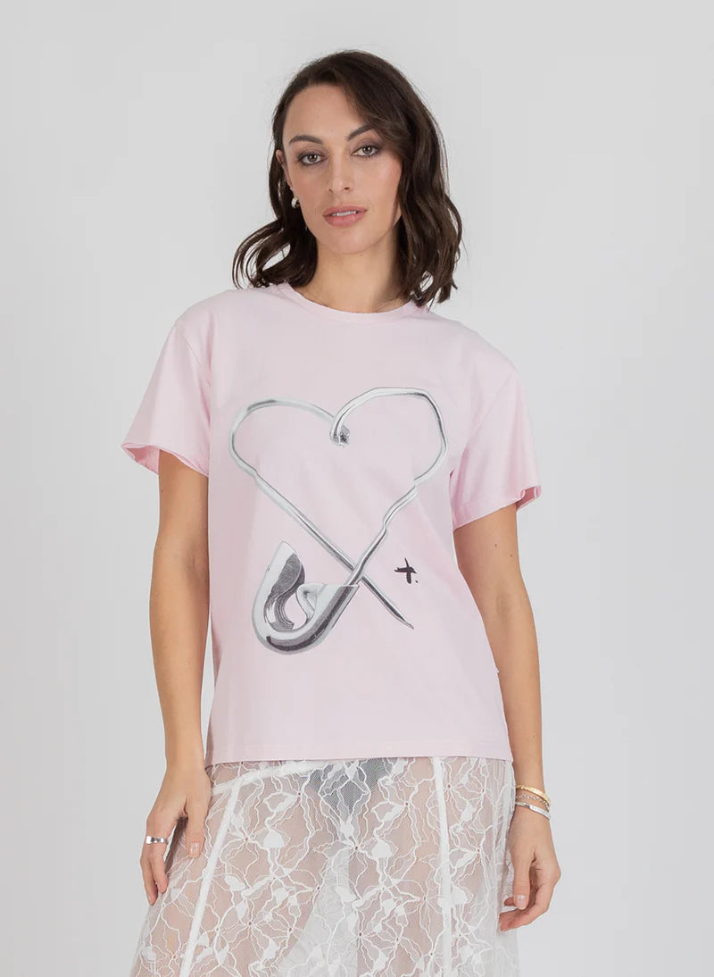 FRANKIE TEE PINNED HEART SOFT PINK