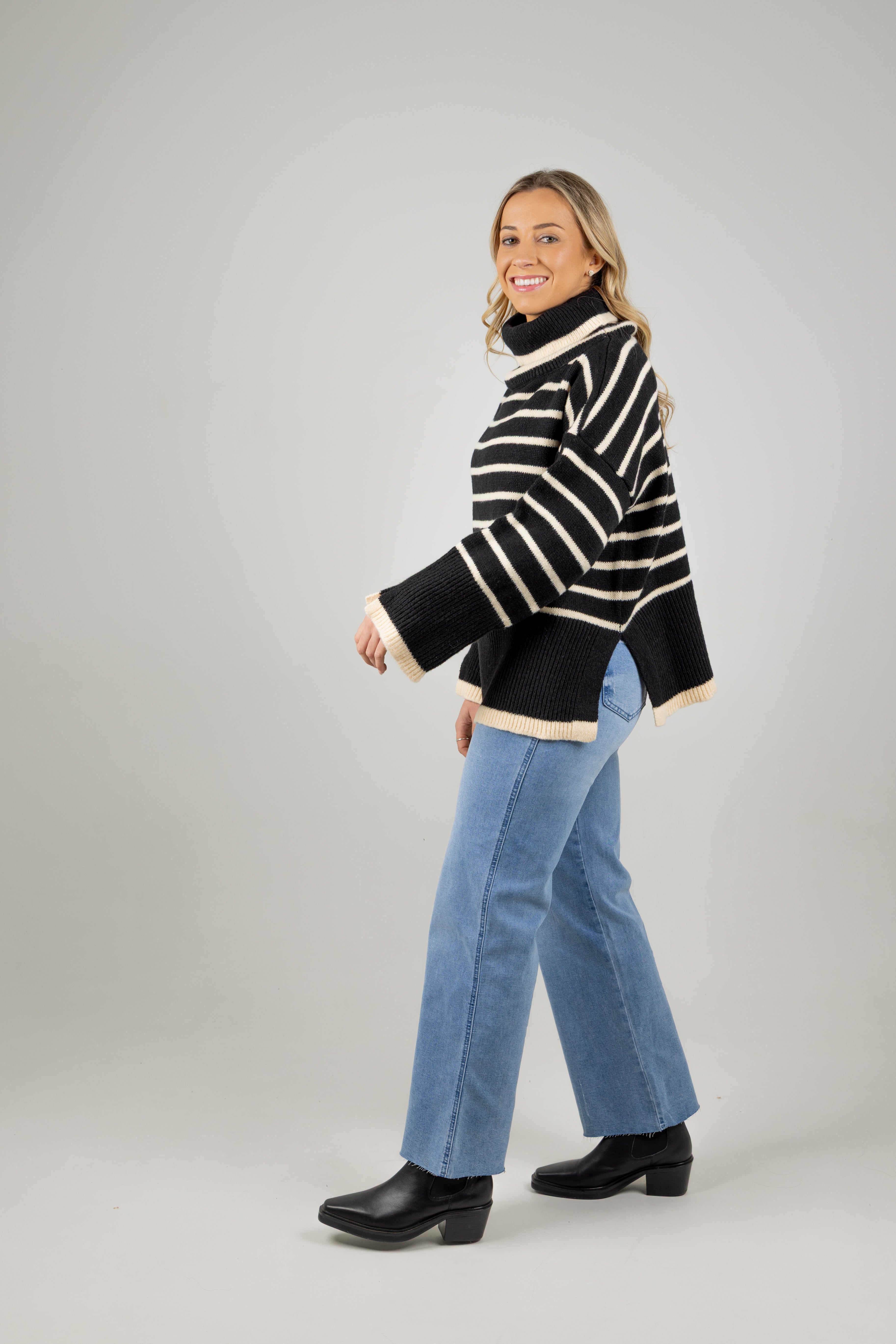 KATANA ROLL NECK KNIT BLACK