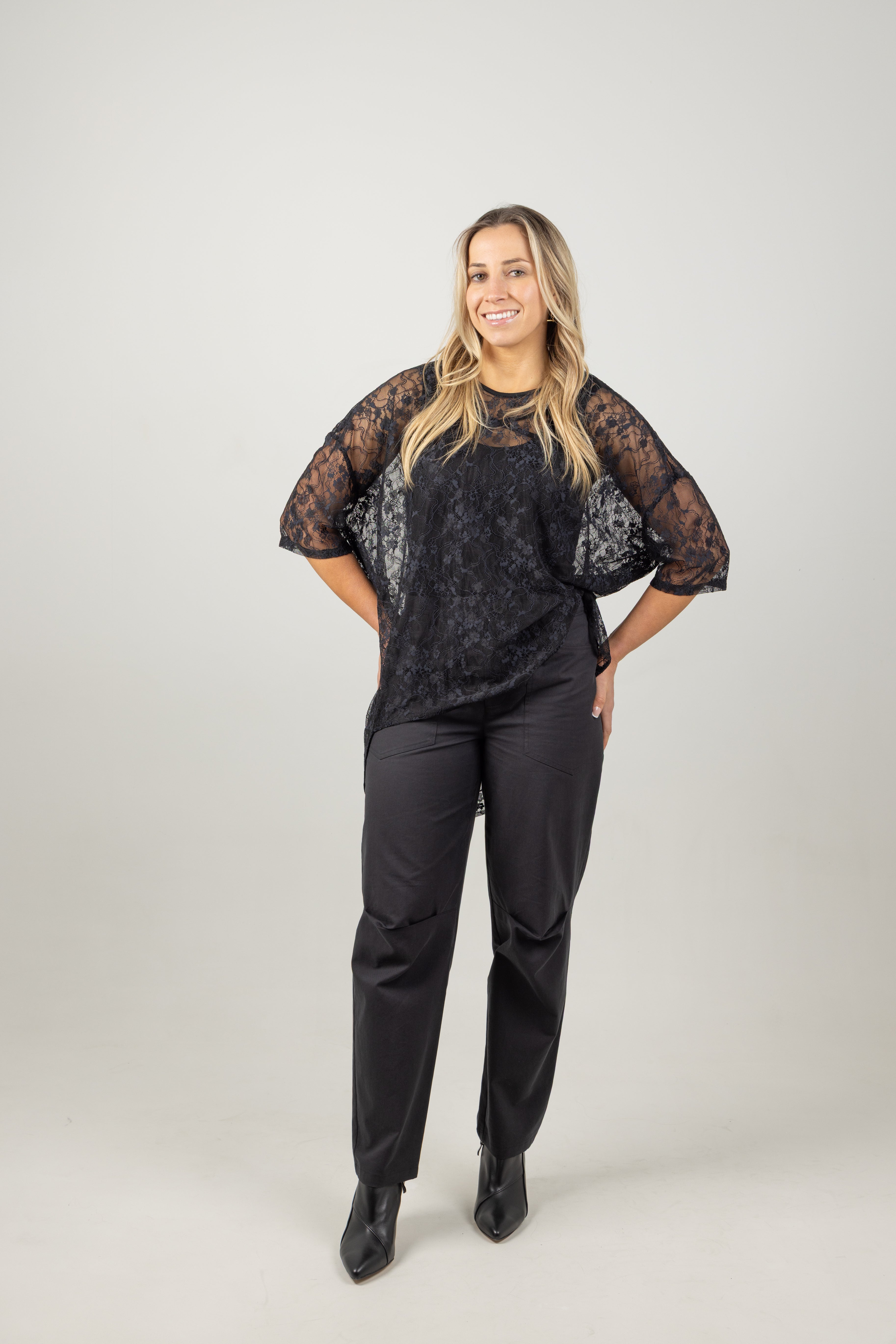 TAYLOR TOP BLACK LACE
