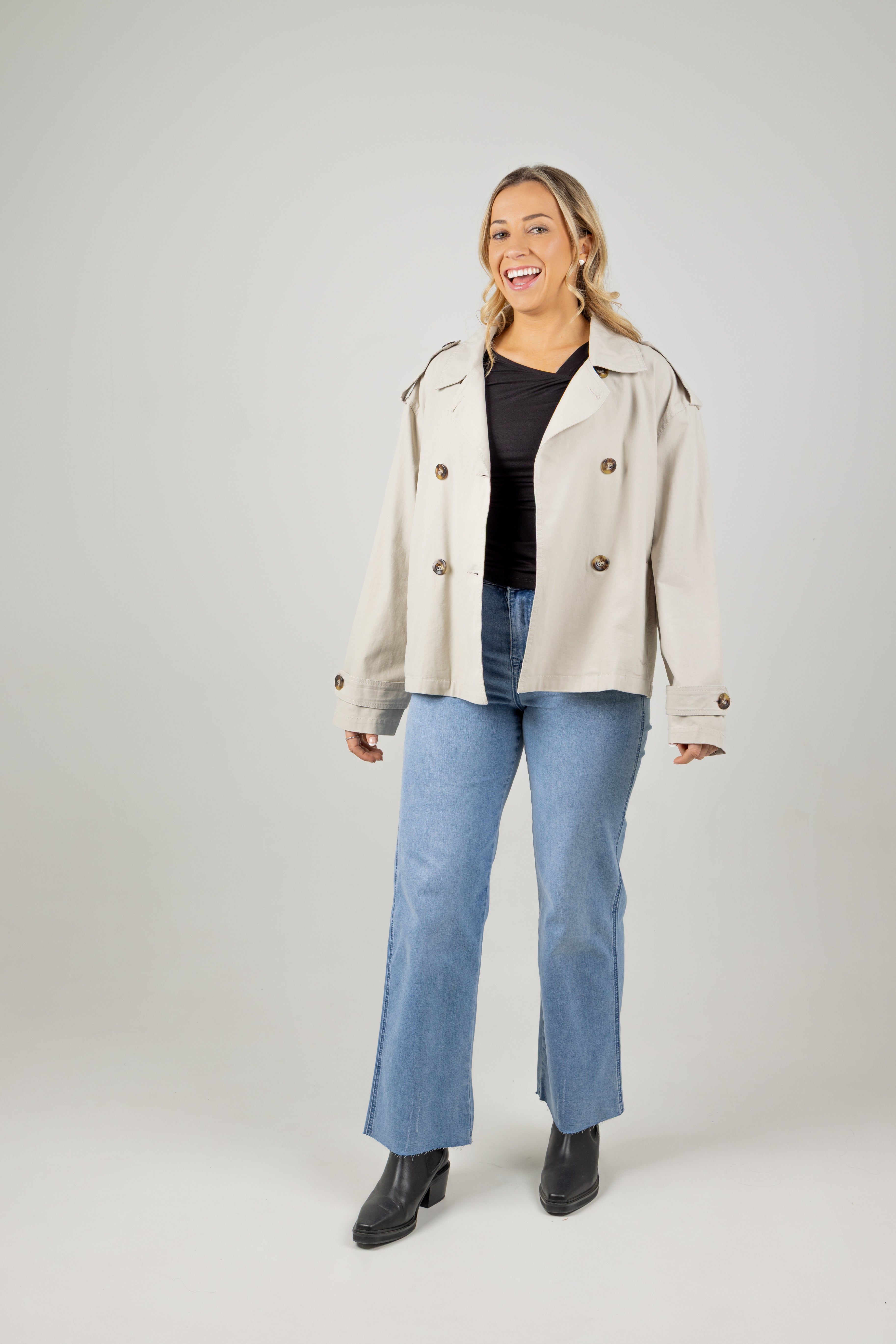 FREYA CROP TRENCH CANVAS