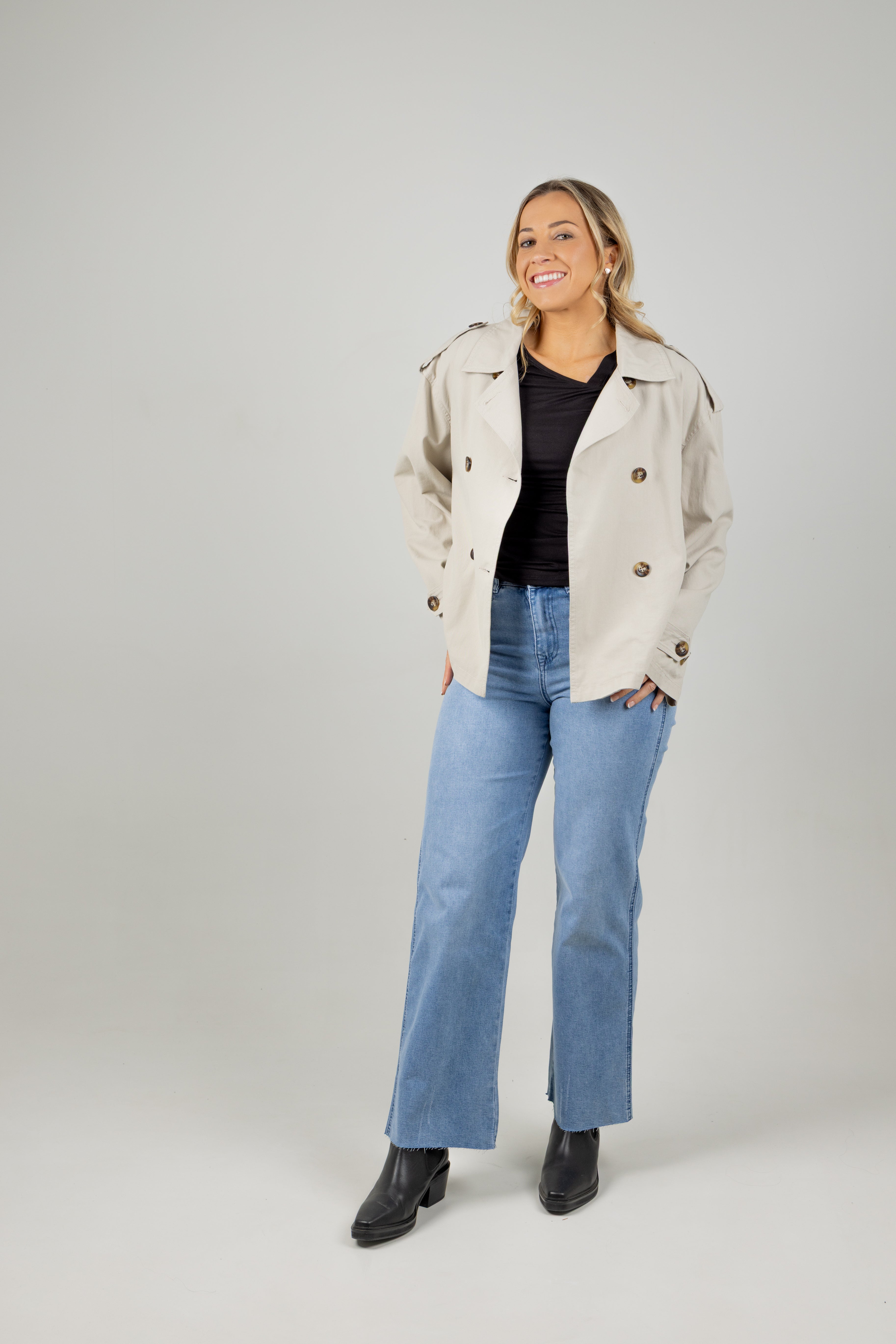 FREYA CROP TRENCH CANVAS