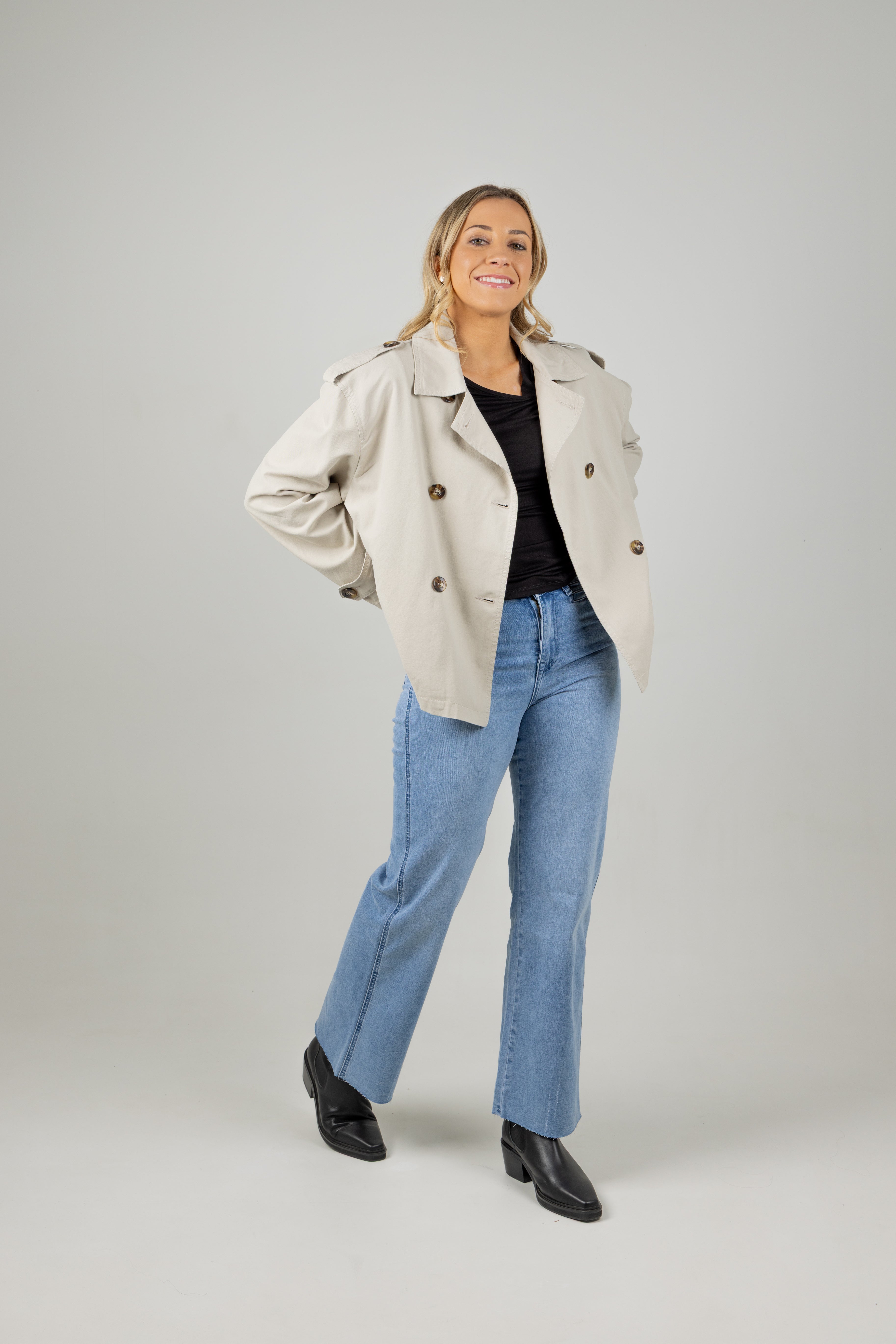 FREYA CROP TRENCH CANVAS