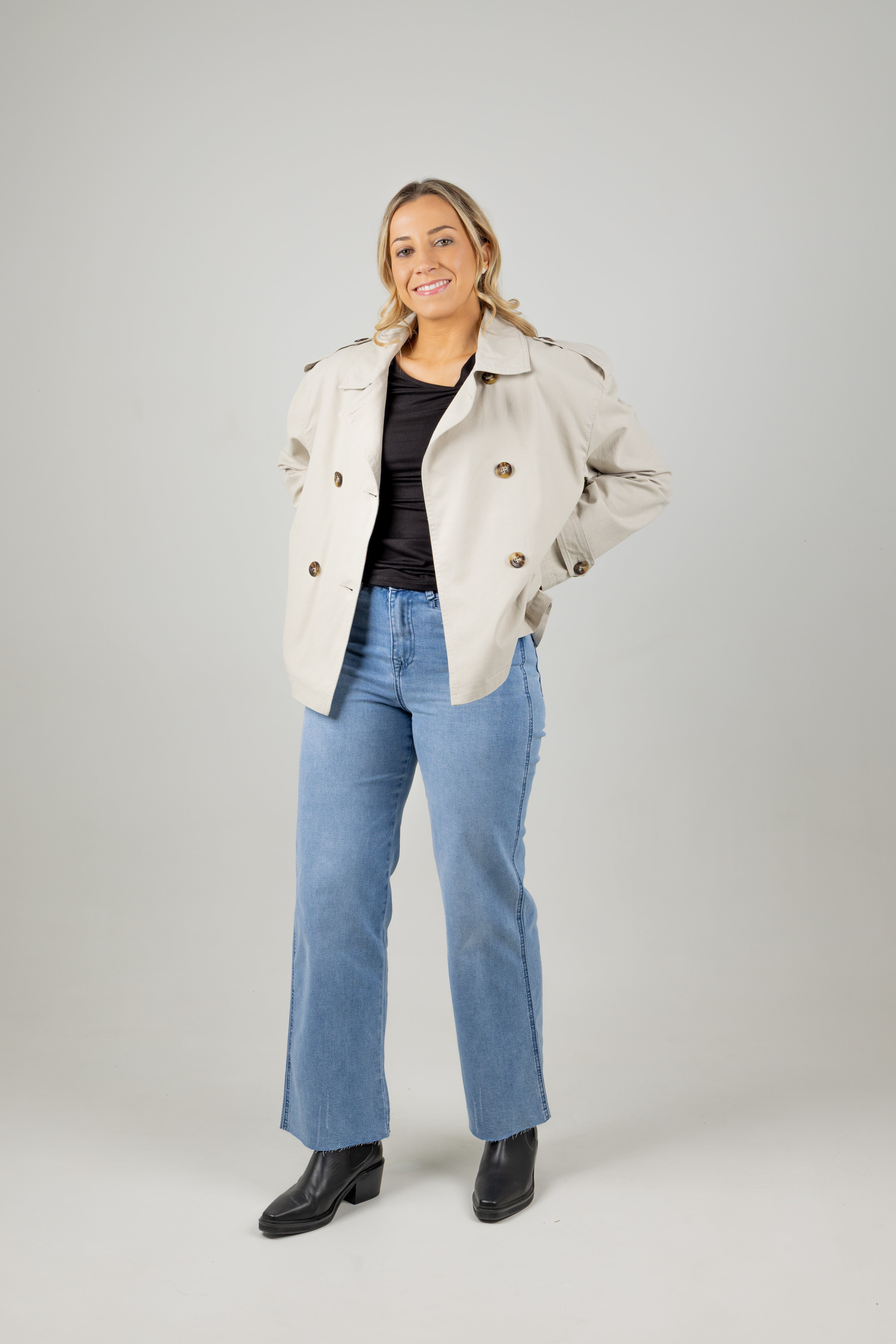 FREYA CROP TRENCH CANVAS
