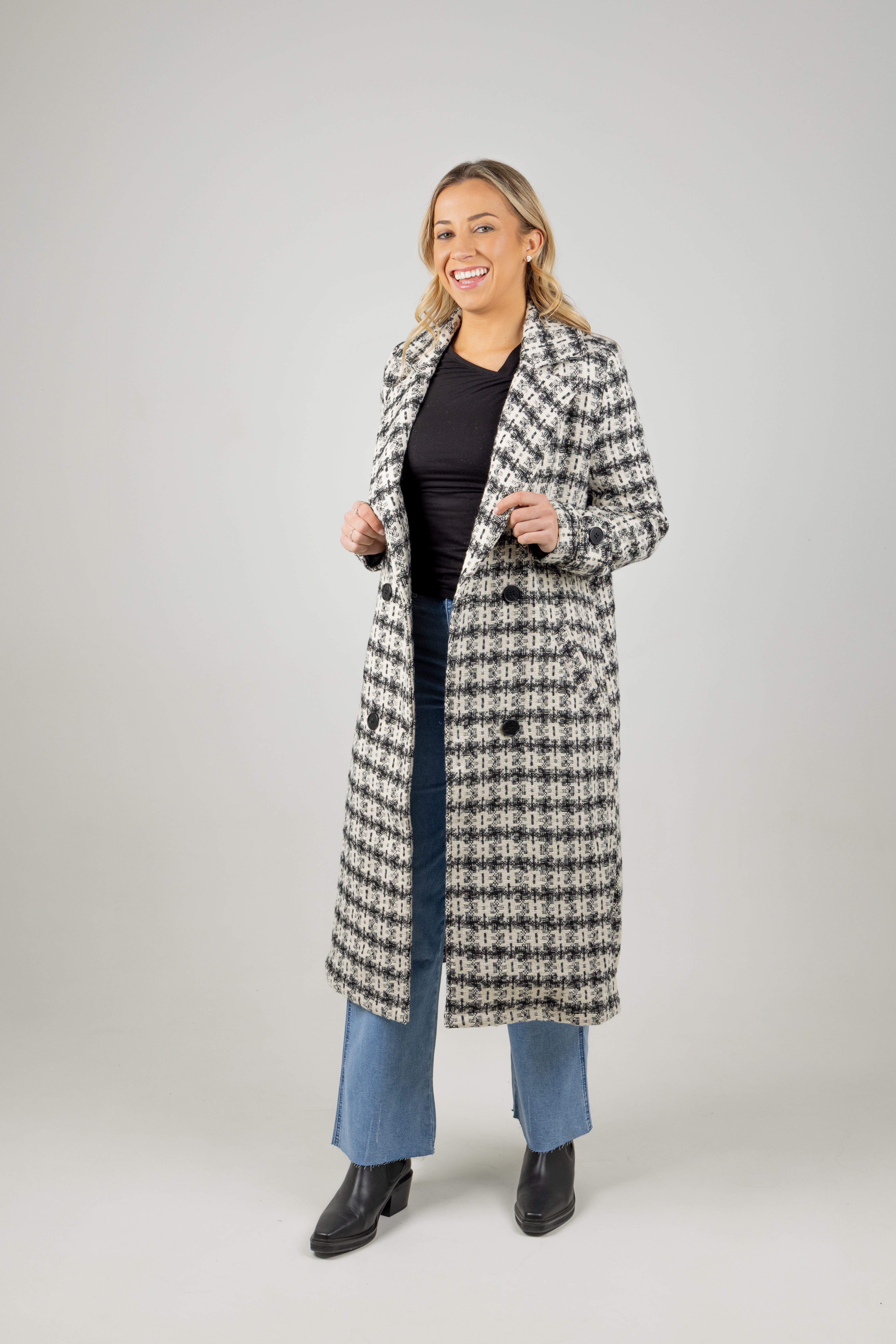 AMAN COAT BLACK
