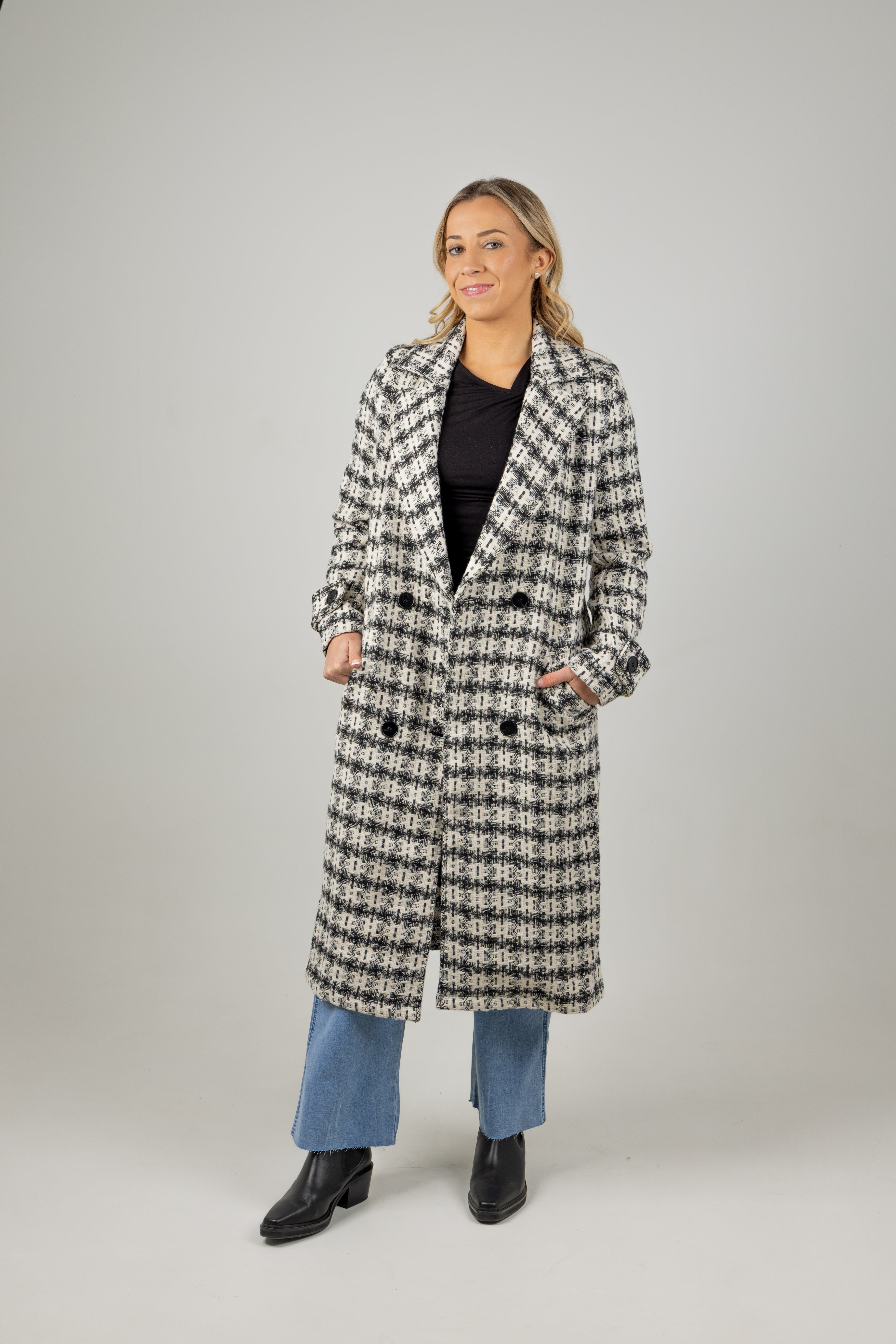 AMAN COAT BLACK