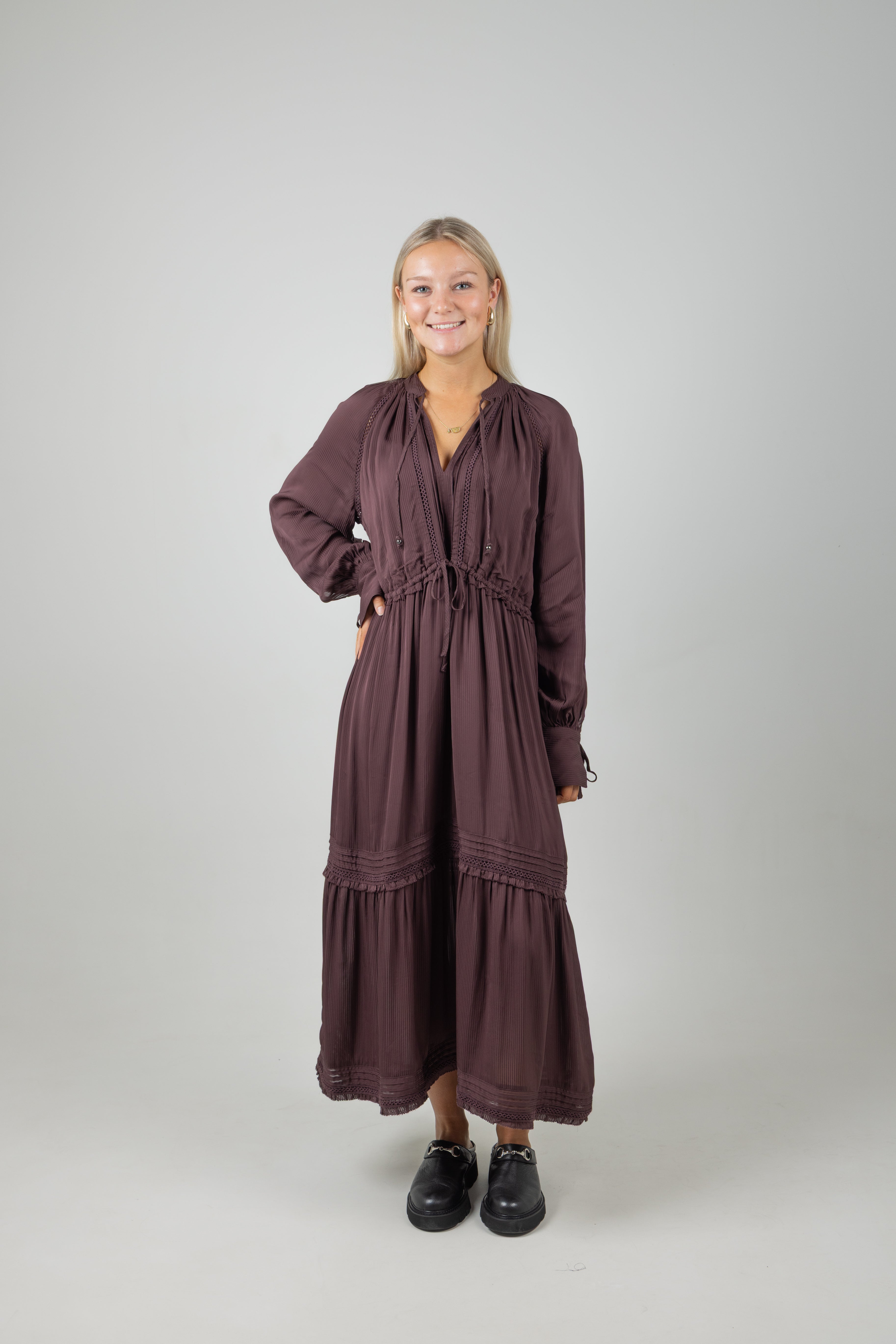 LACE MAXI DRESS CHOCOLATE PLUM