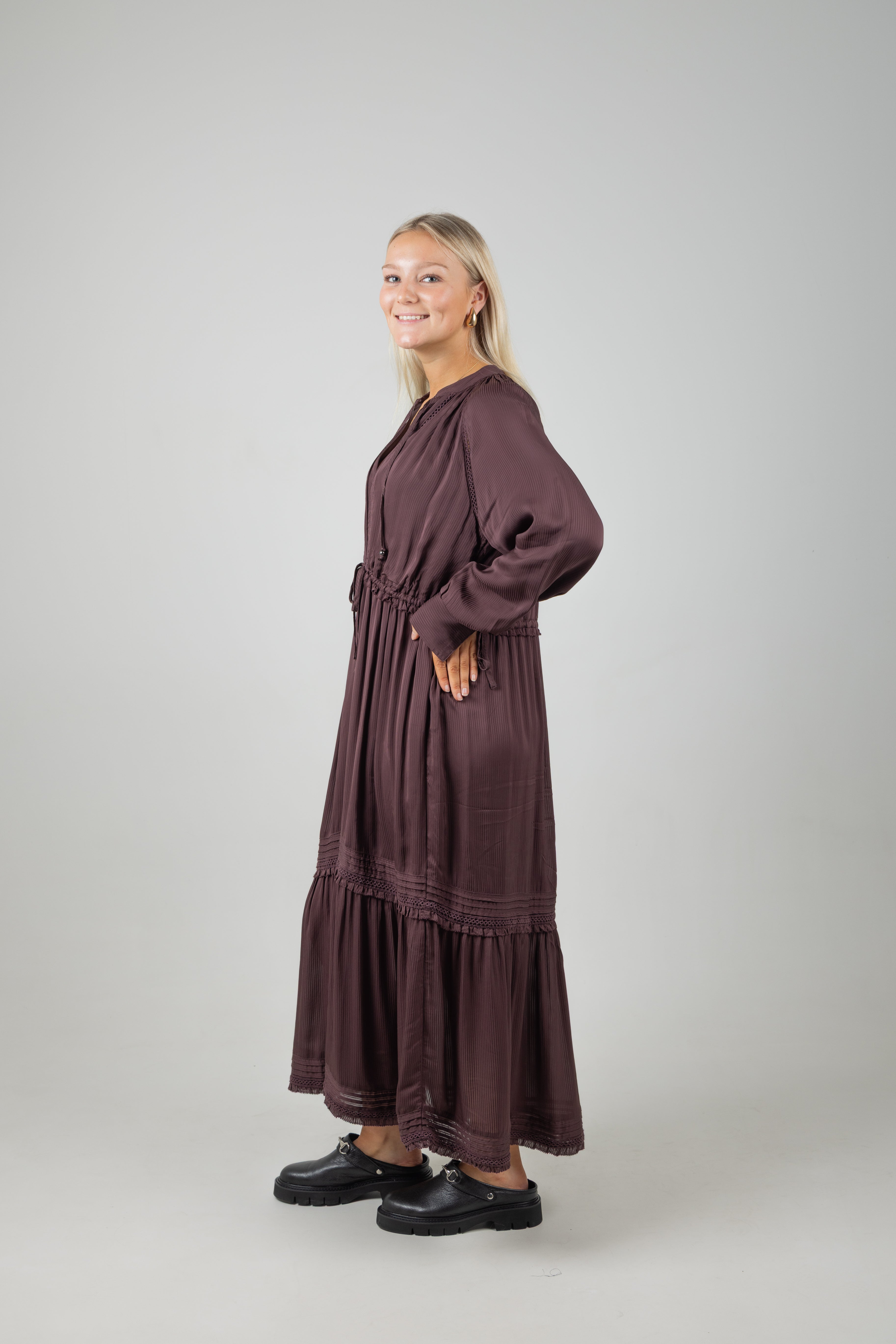 LACE MAXI DRESS CHOCOLATE PLUM