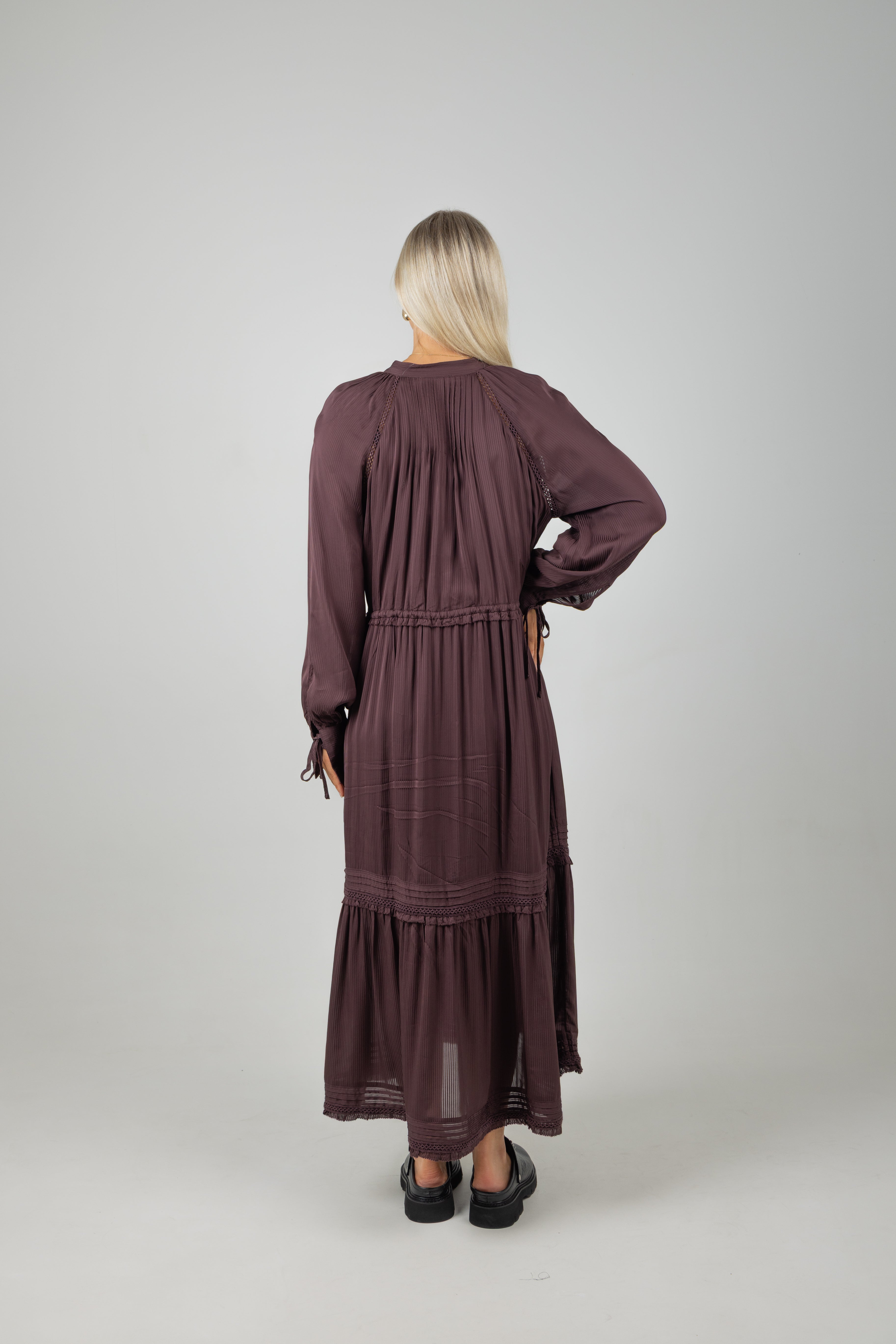 LACE MAXI DRESS CHOCOLATE PLUM