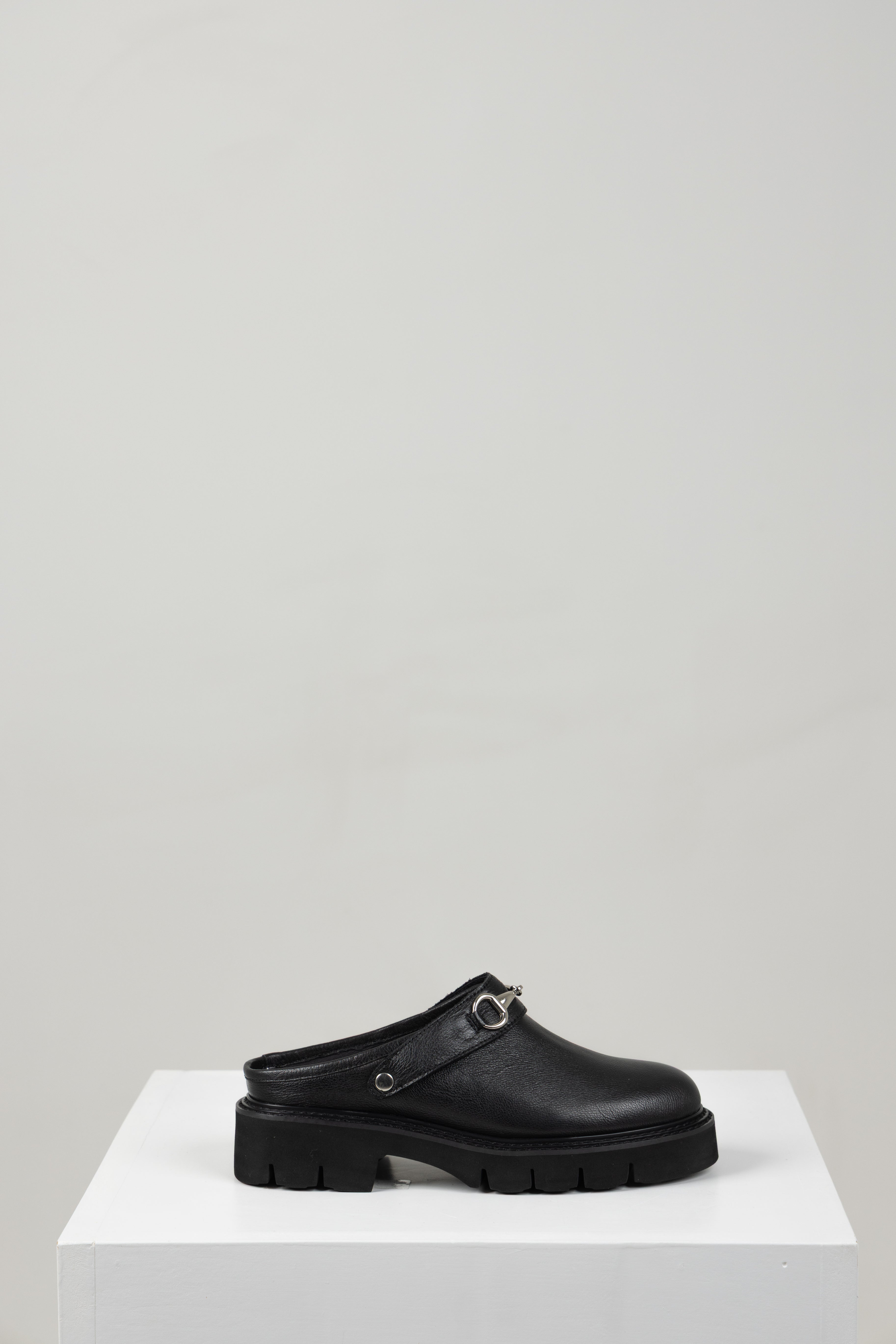 KREPE MULE BLACK LEATHER