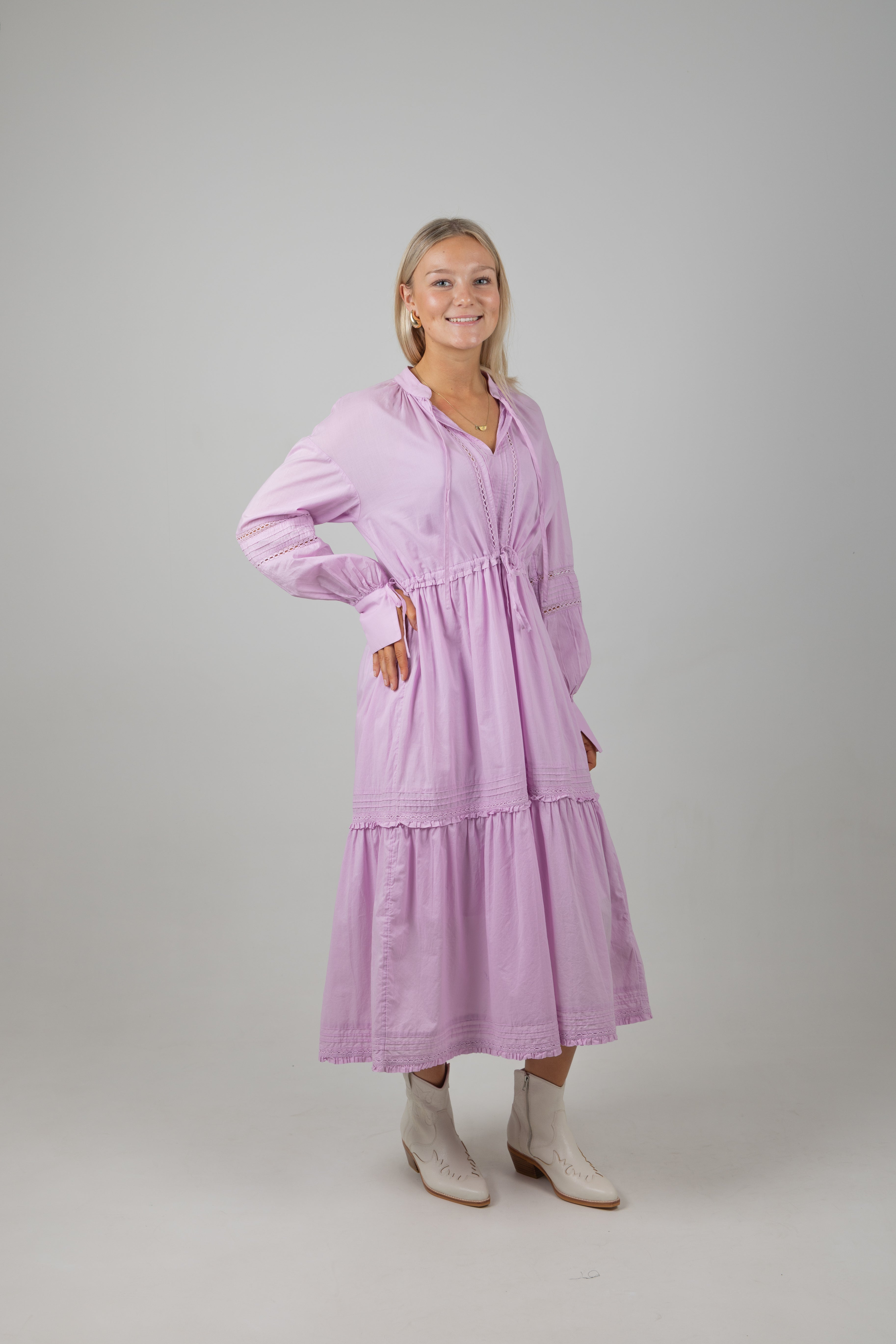 LACE FRILL MAXI DRESS IRIS PINK