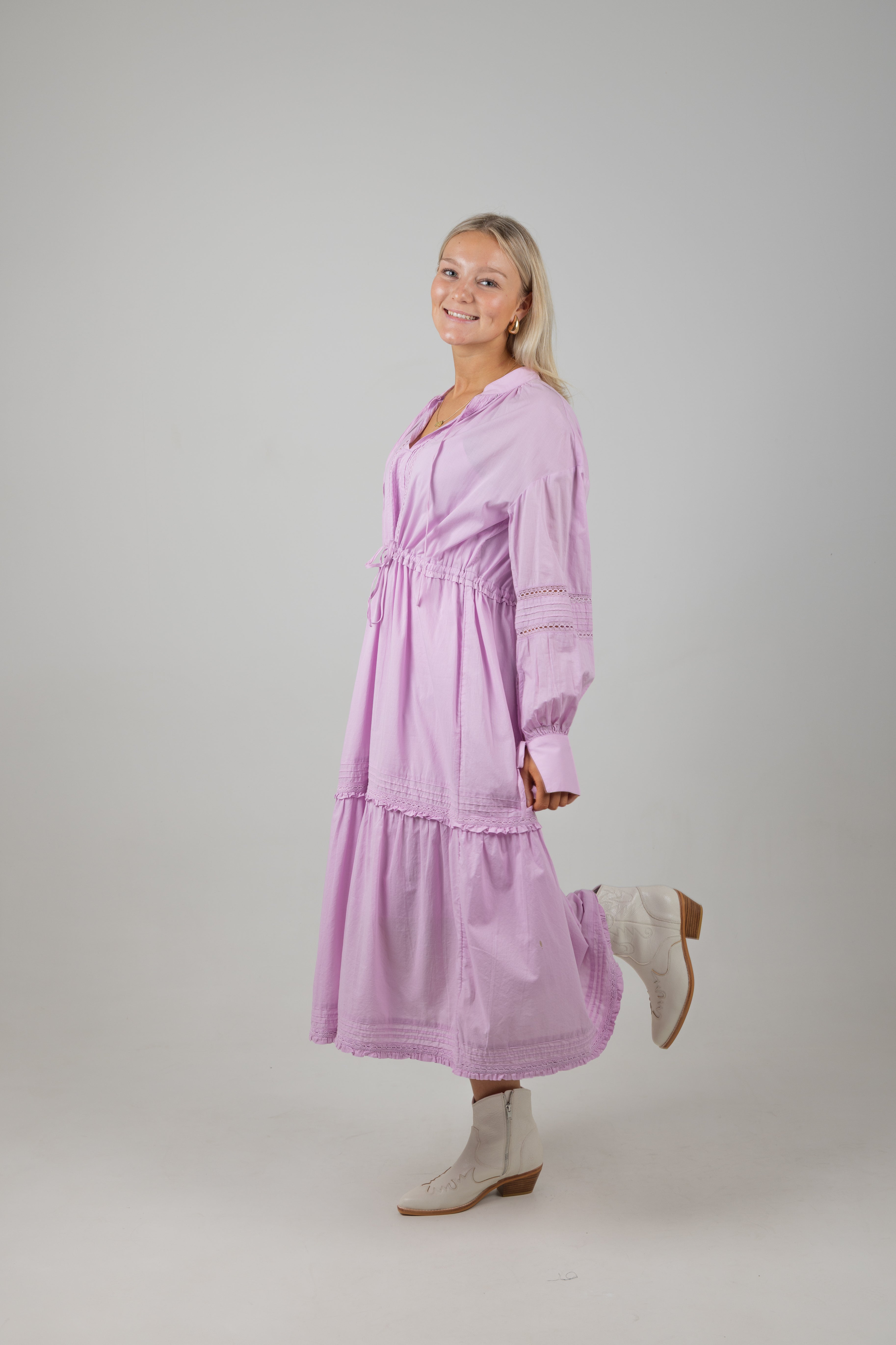 LACE FRILL MAXI DRESS IRIS PINK