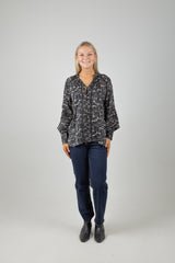 LACE SHIRT MOON GARDENING
