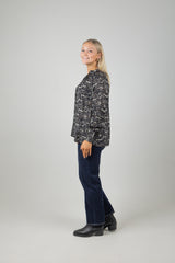 LACE SHIRT MOON GARDENING