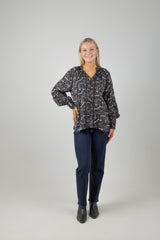 LACE SHIRT MOON GARDENING