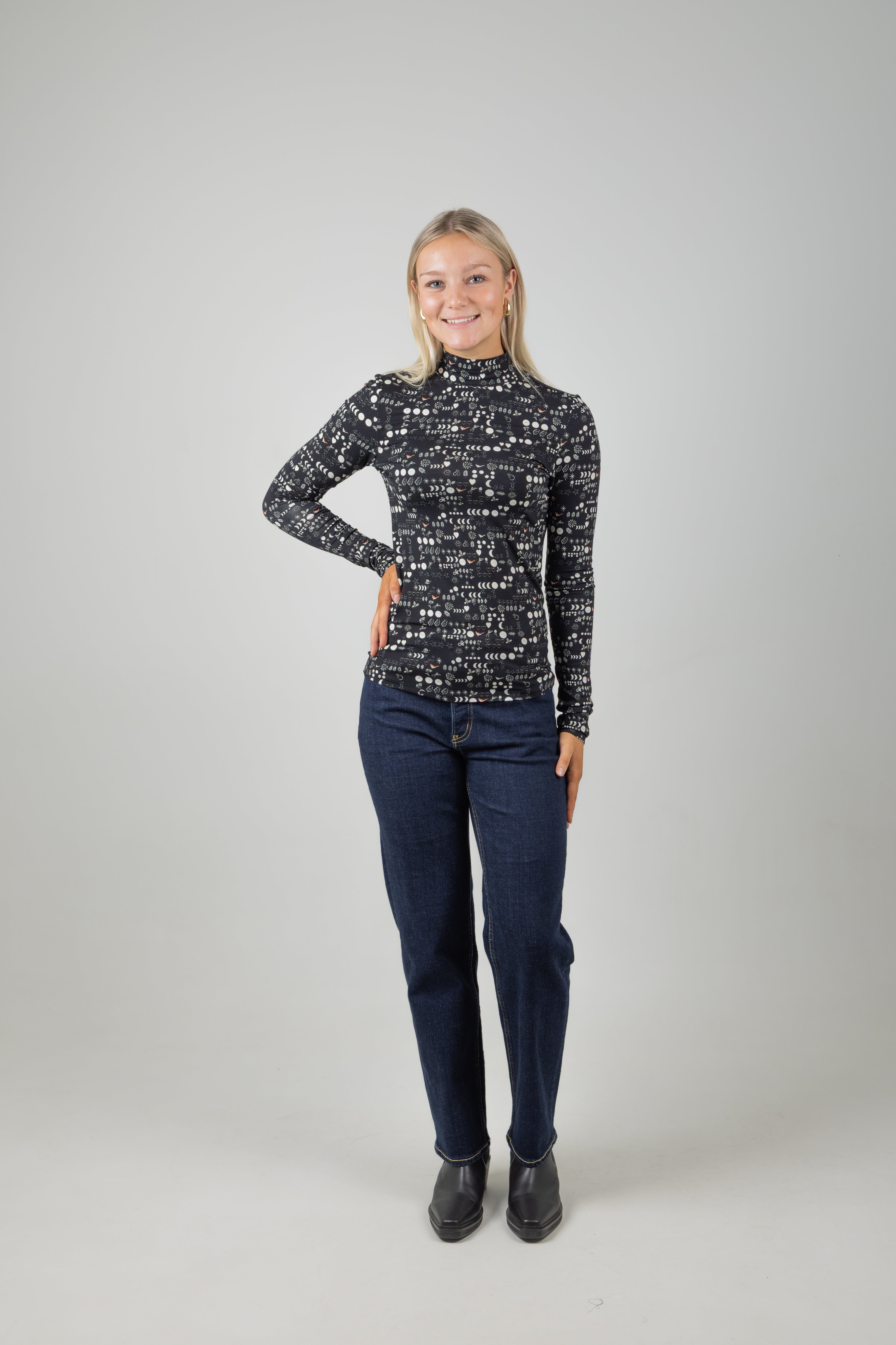 MOCK NECK TOP MOON GARDENING