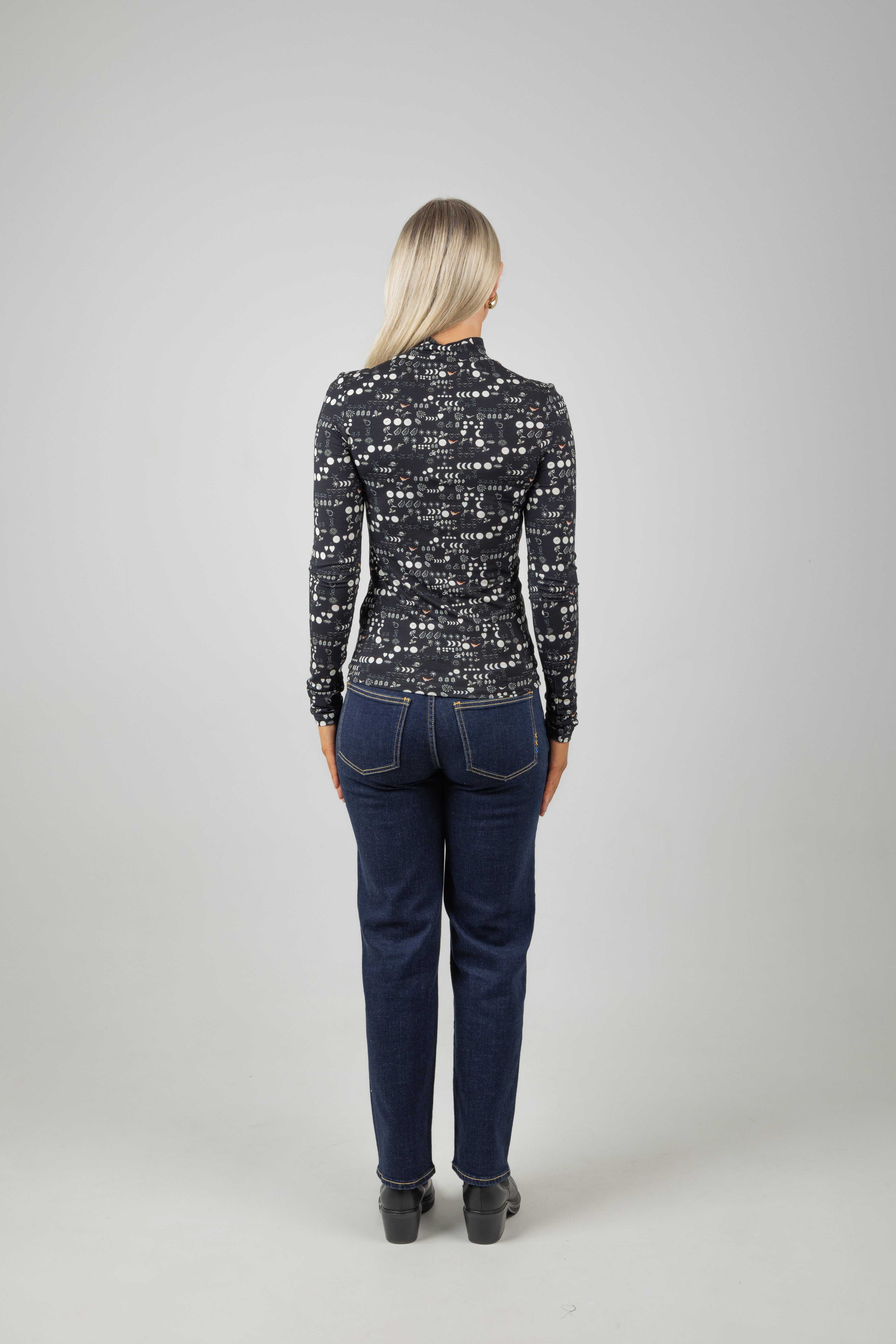 MOCK NECK TOP MOON GARDENING