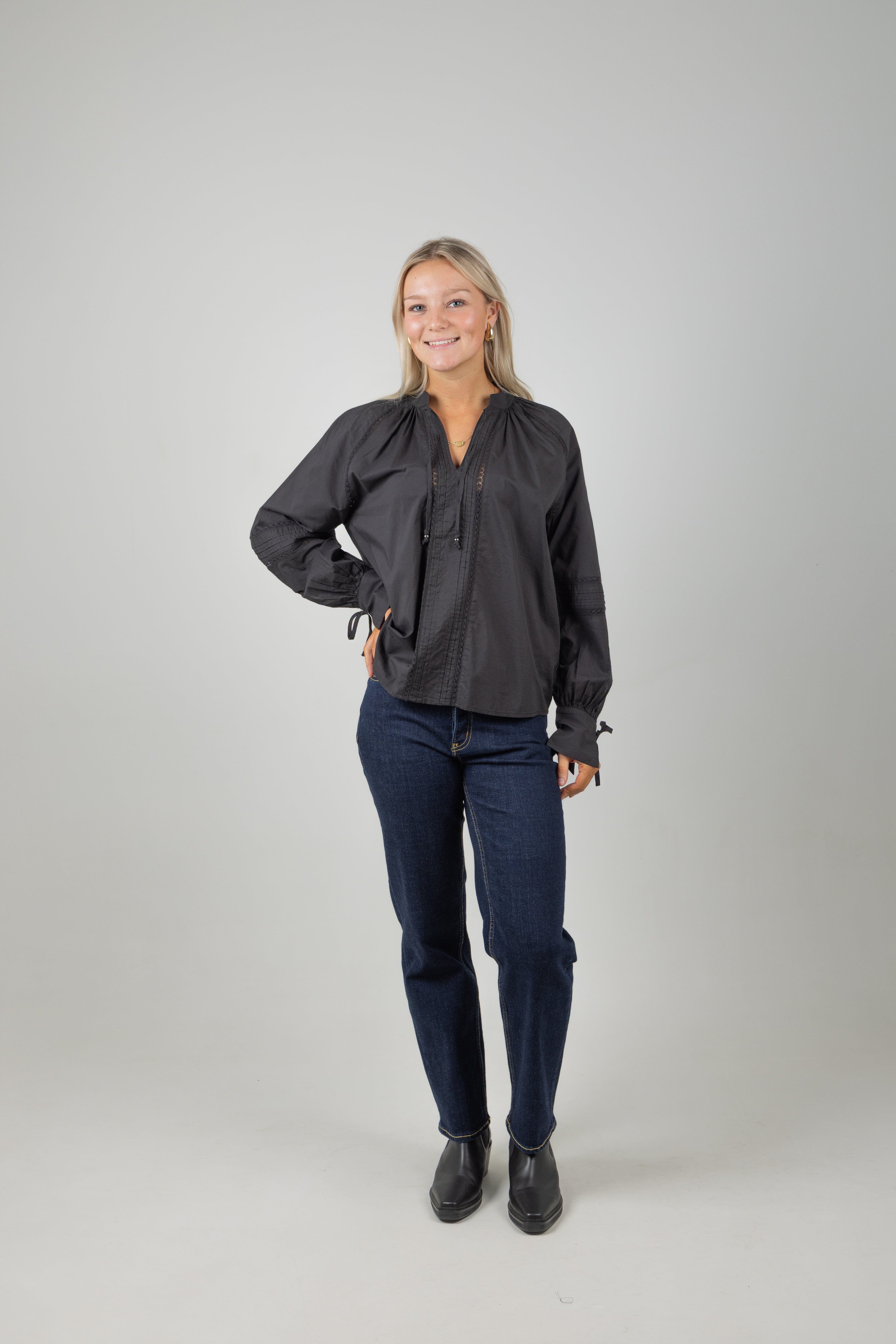 LACE BLOUSE METEORITE