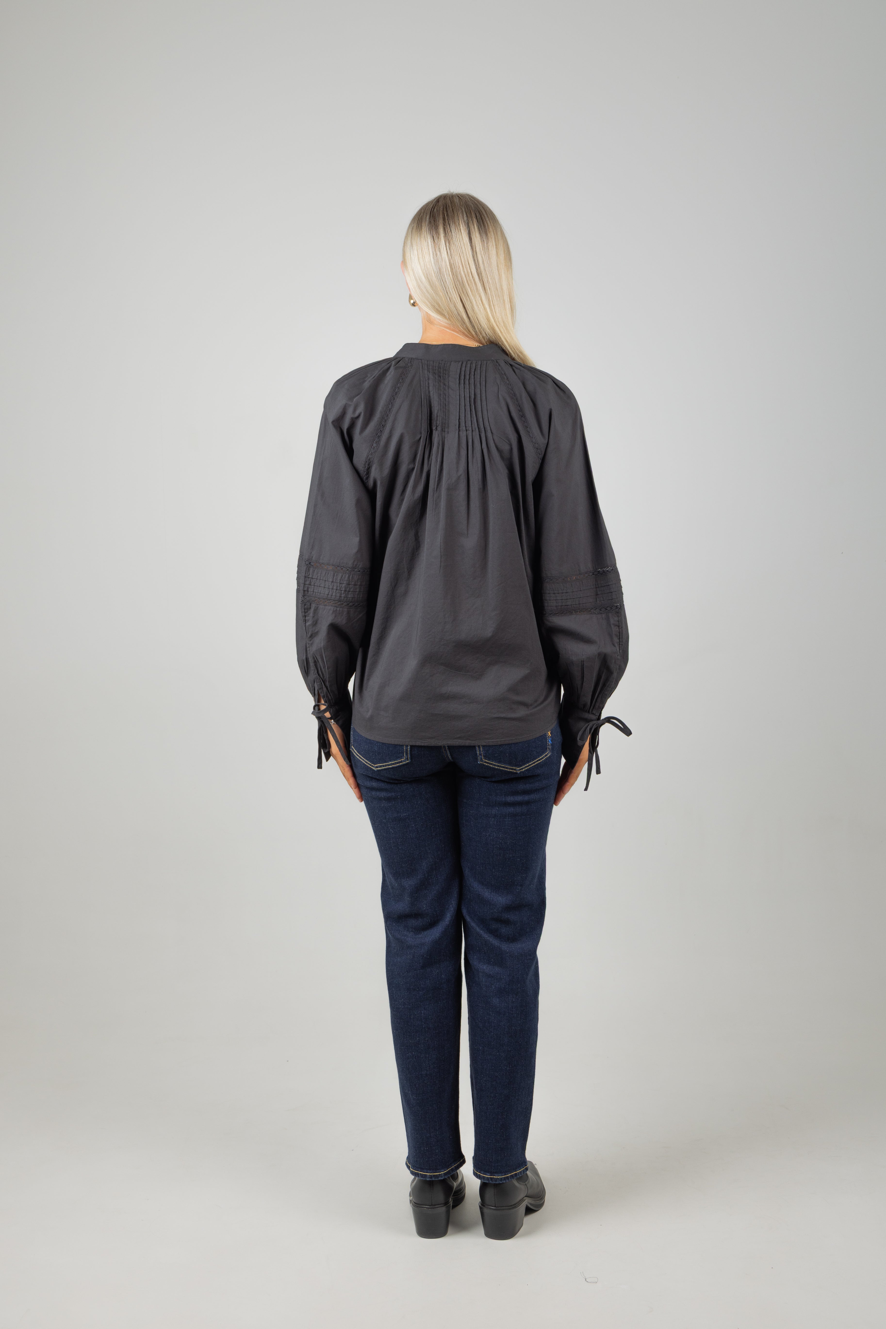 LACE BLOUSE METEORITE