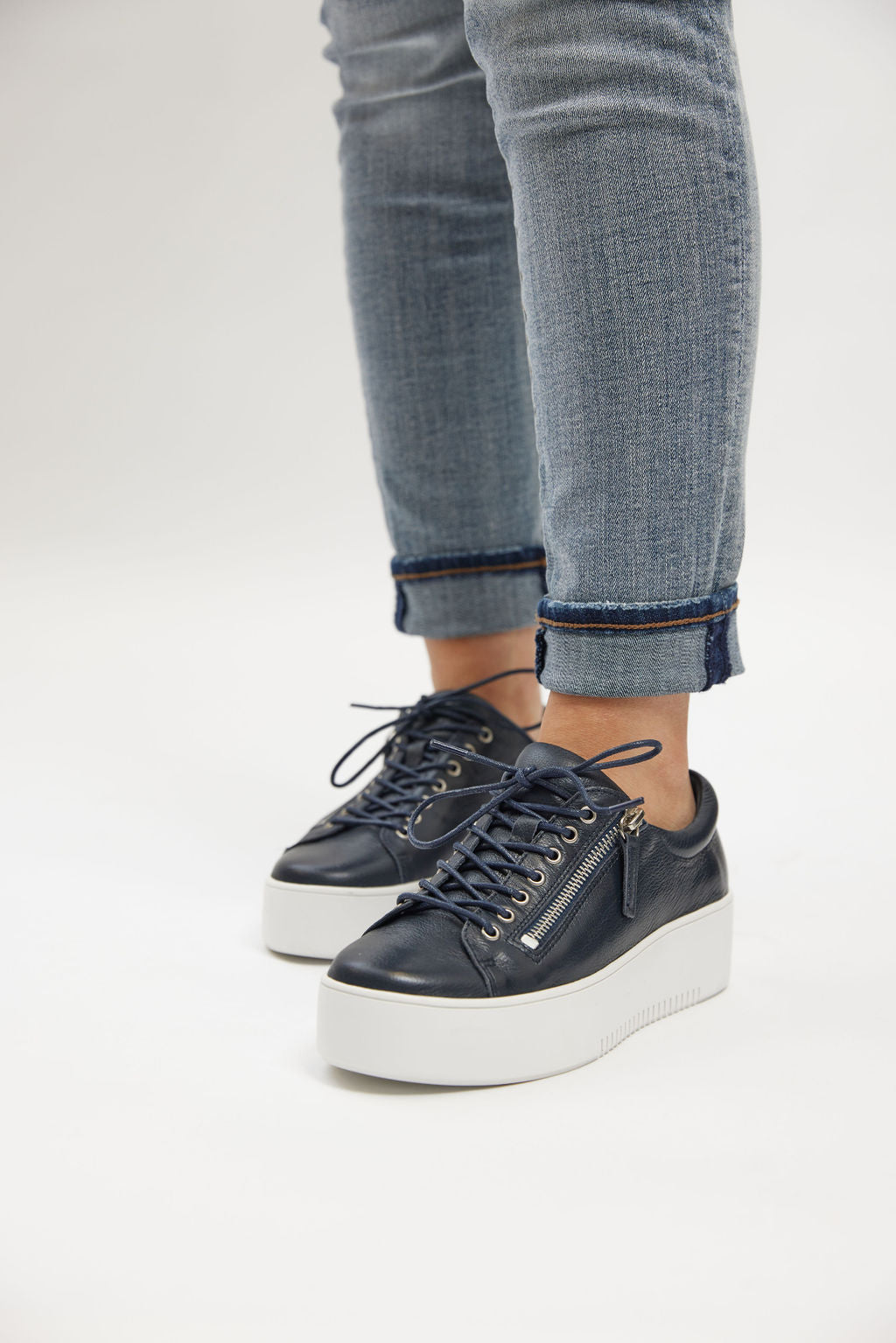 WOLFIE SNEAKERS - NAVY LEATHER