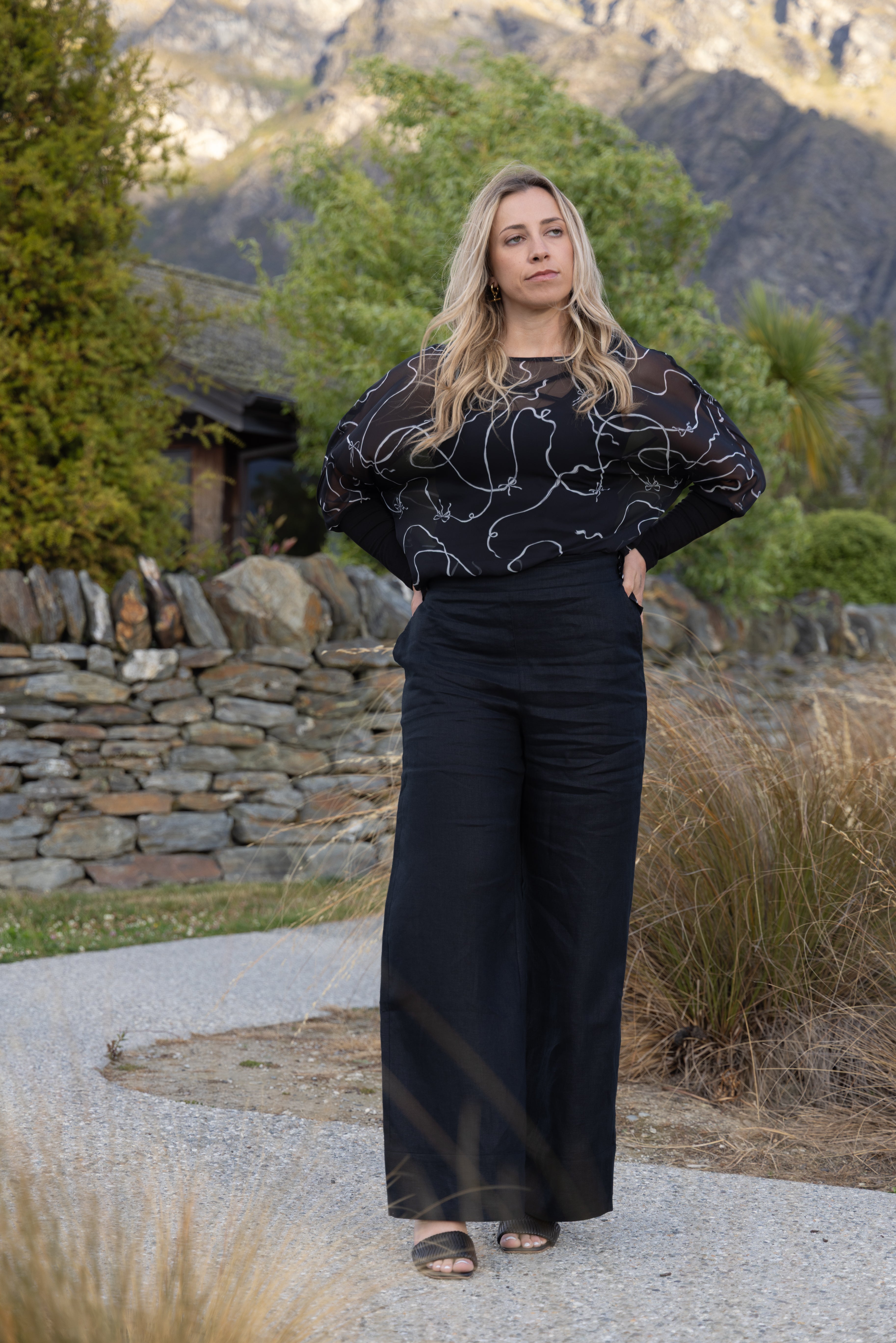 LUCY TOP BOW NOIR PRE ORDER