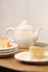 THE COTTAGE GARDEN CERAMIC TEAPOT