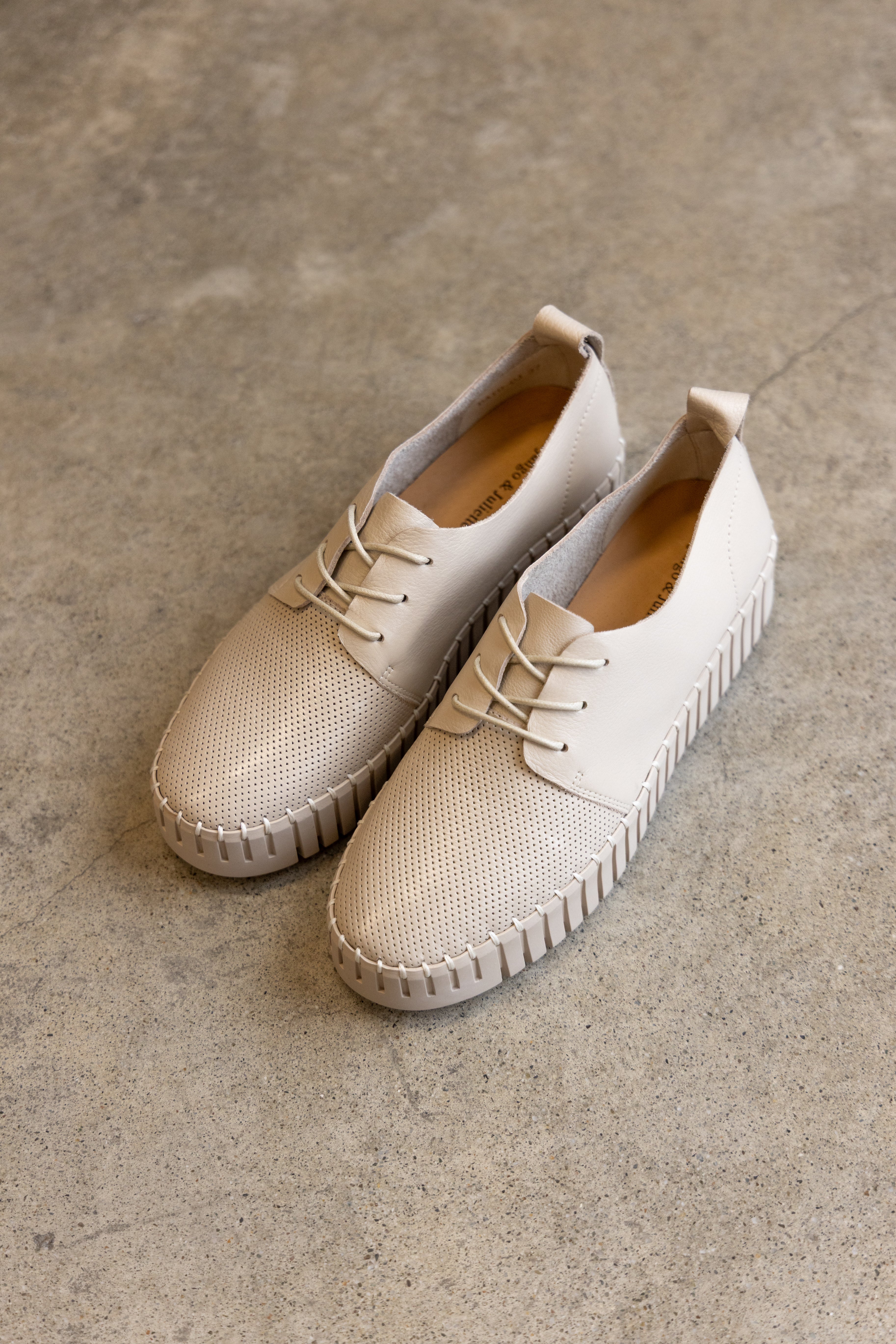 BATU SNEAKER ALMOND LEATHER