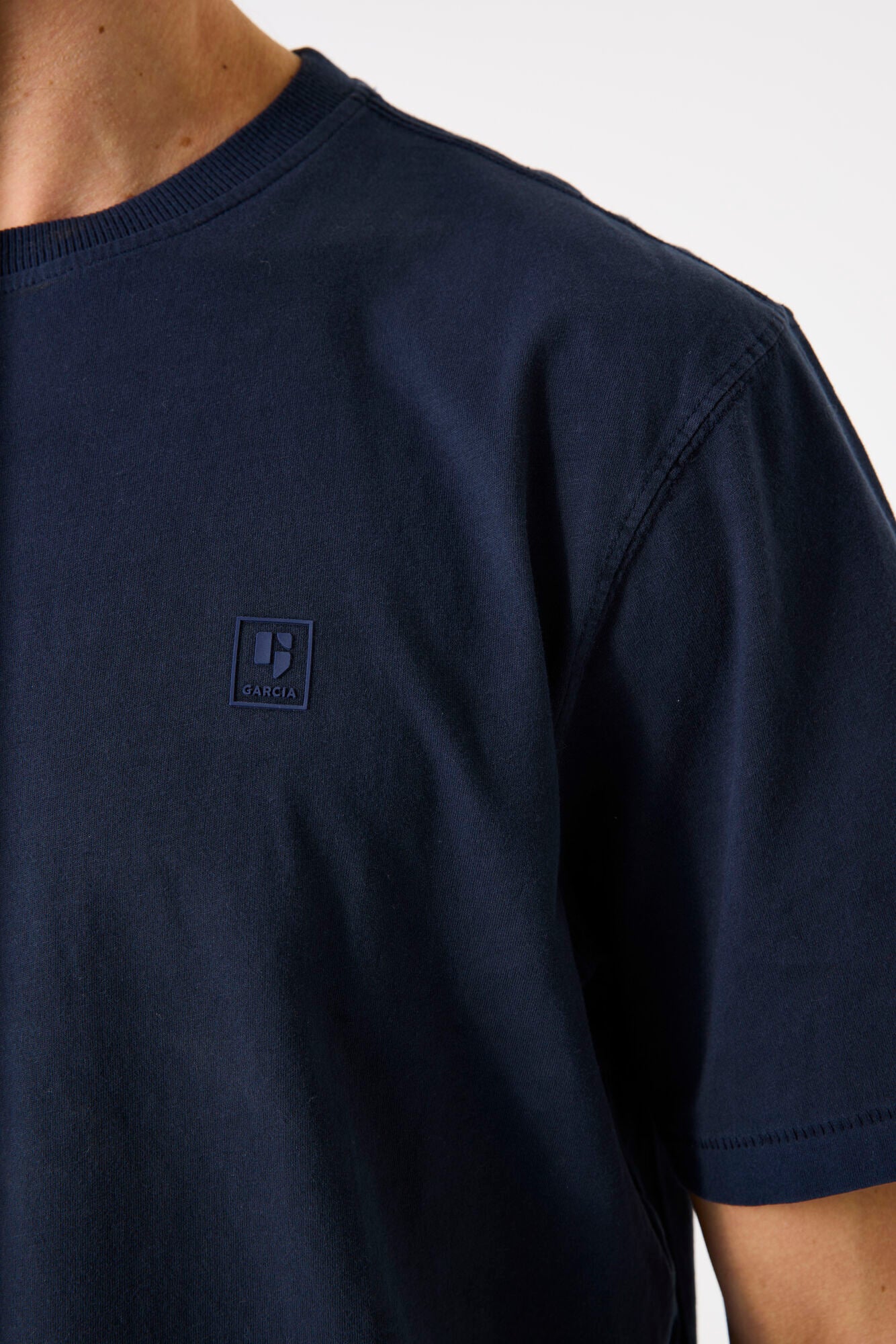 CORE LOGO T-SHIRT DEEP INK