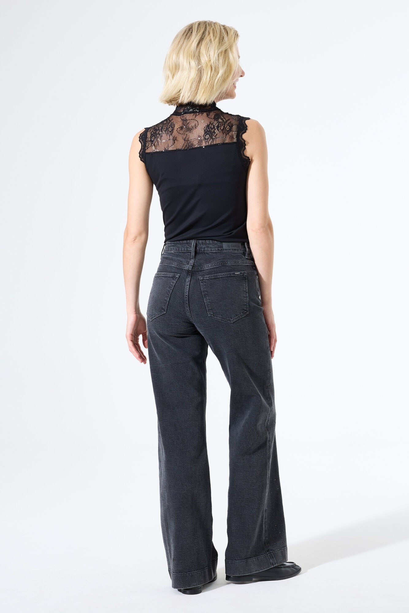 LACE DETAILED CAMI BLACK
