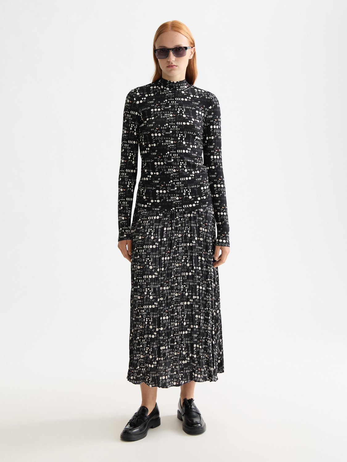 MOCK NECK TOP MOON GARDENING