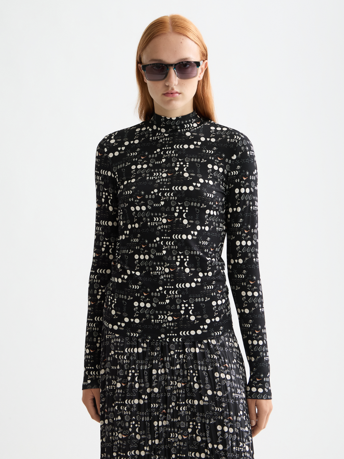 MOCK NECK TOP MOON GARDENING