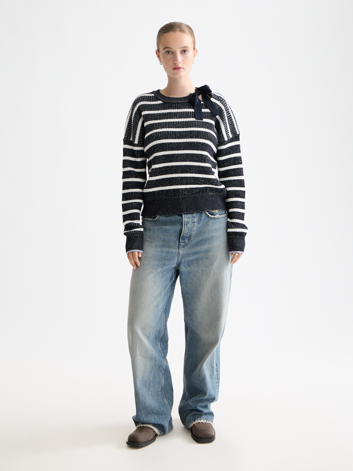 STRIPE TIE NECK KNIT SKY CAPTAIN