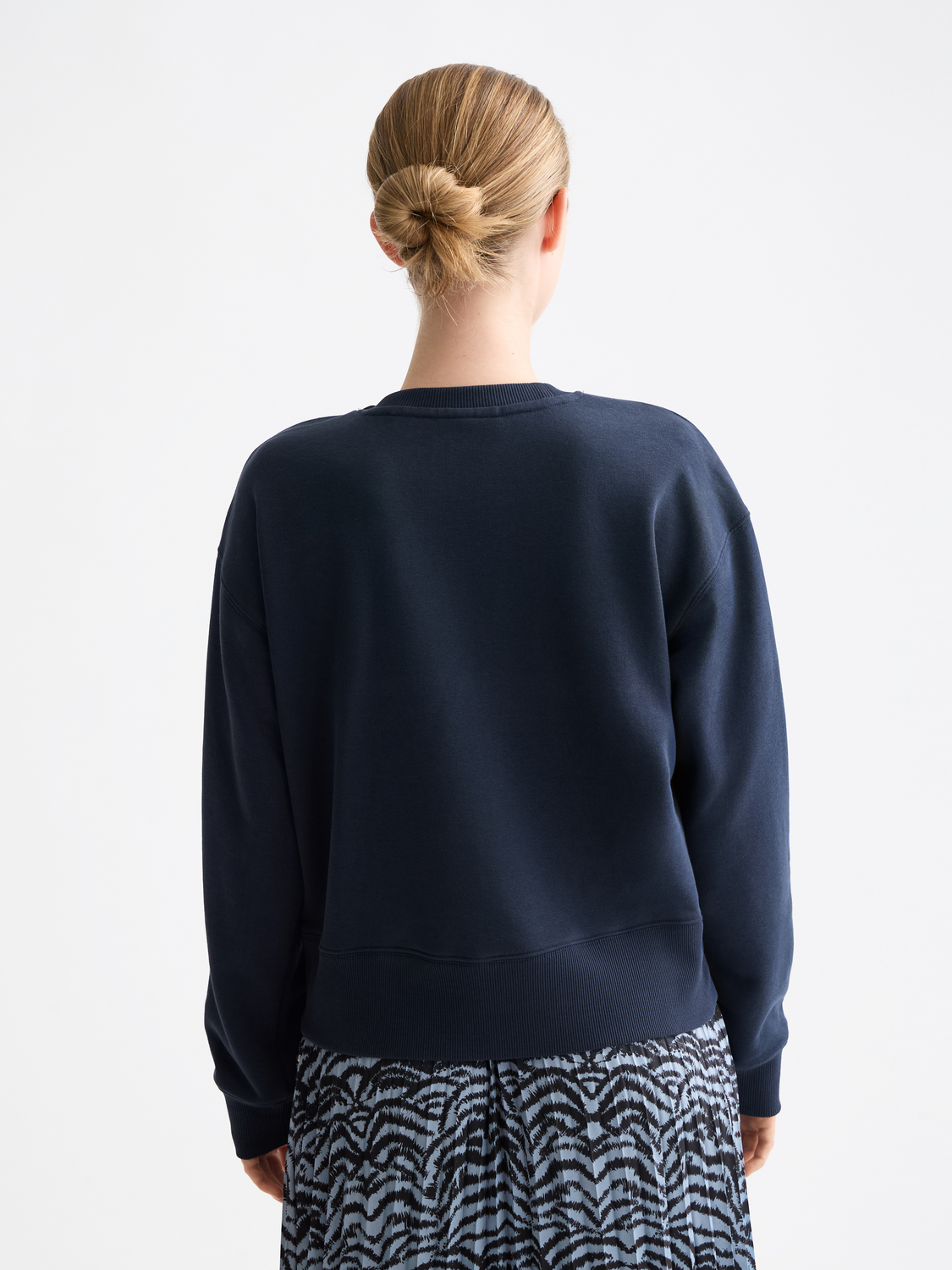 ARTWORK SWEATER SKY CAPTAIN