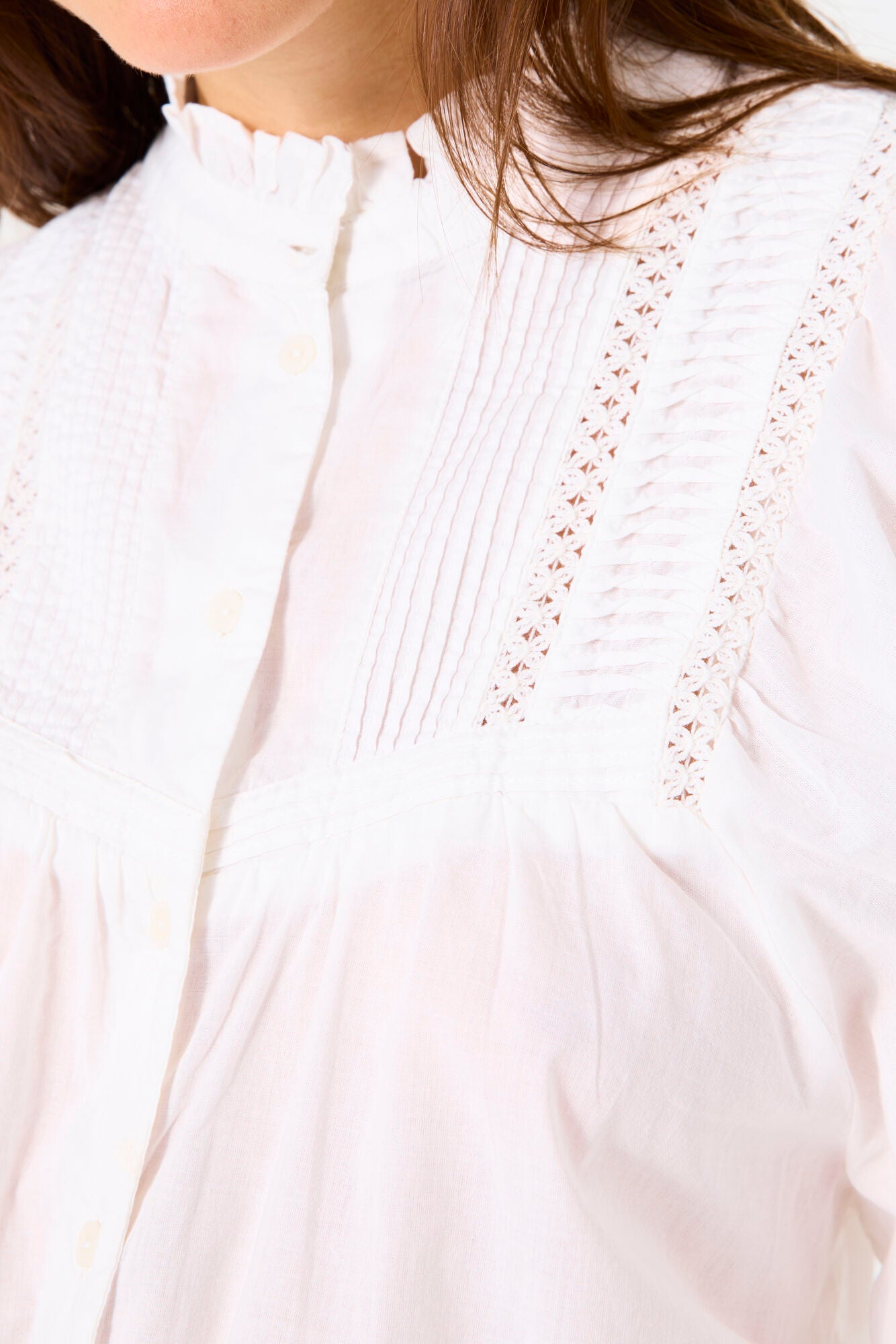 EMBROIDERED BLOUSE OFF WHITE