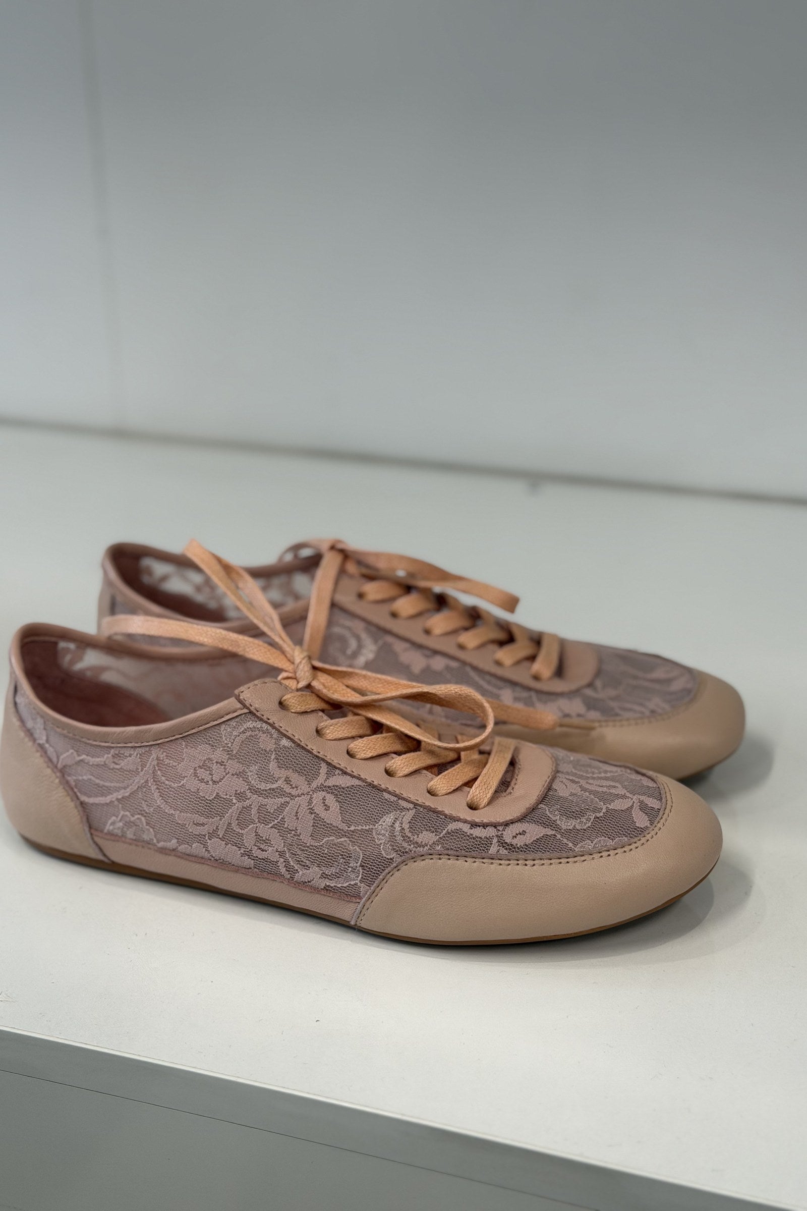 Bravers Ballet Sneaker Pink Lace