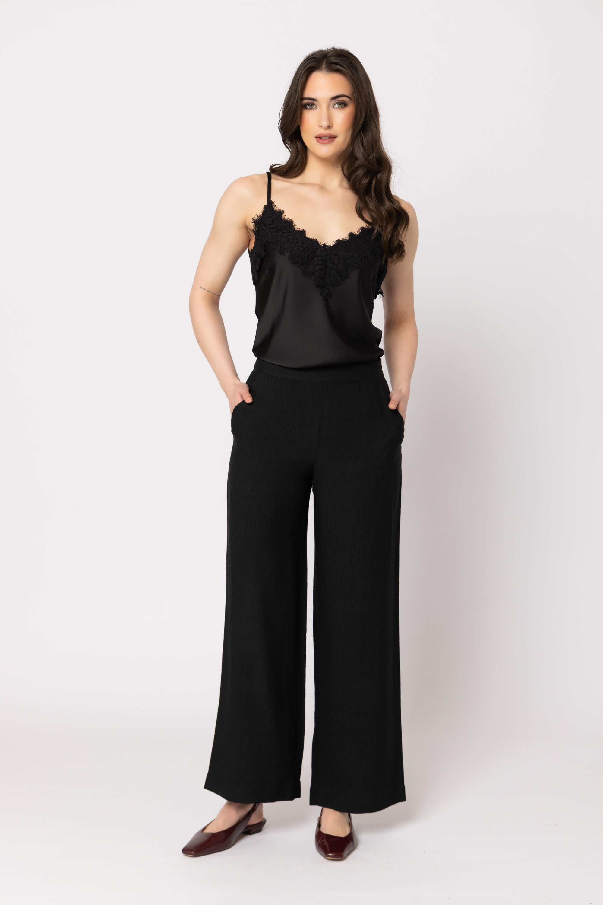 Essential Wide Leg Pant Black