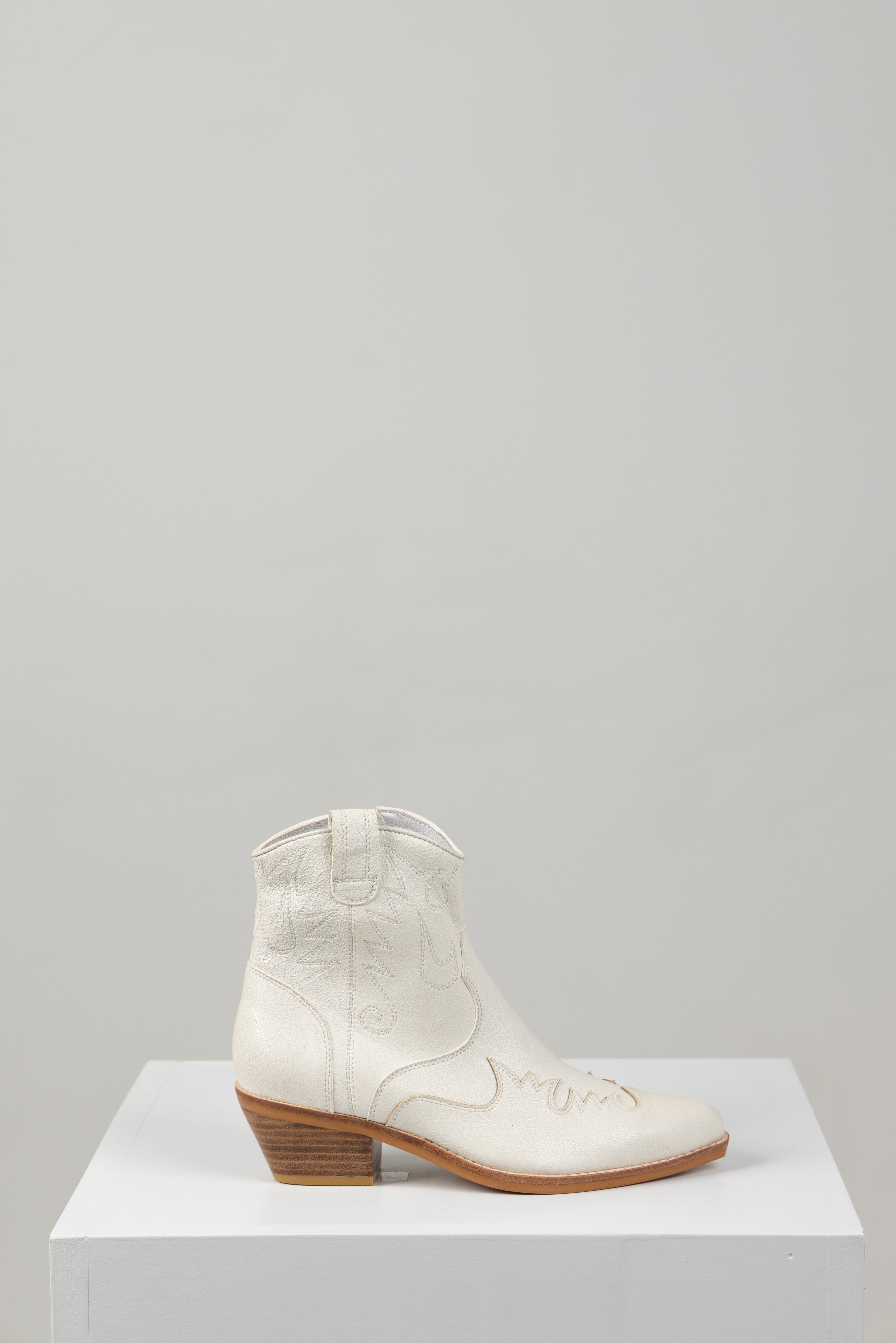 EERIKA ANKLE BOOT WHITE LEATHER