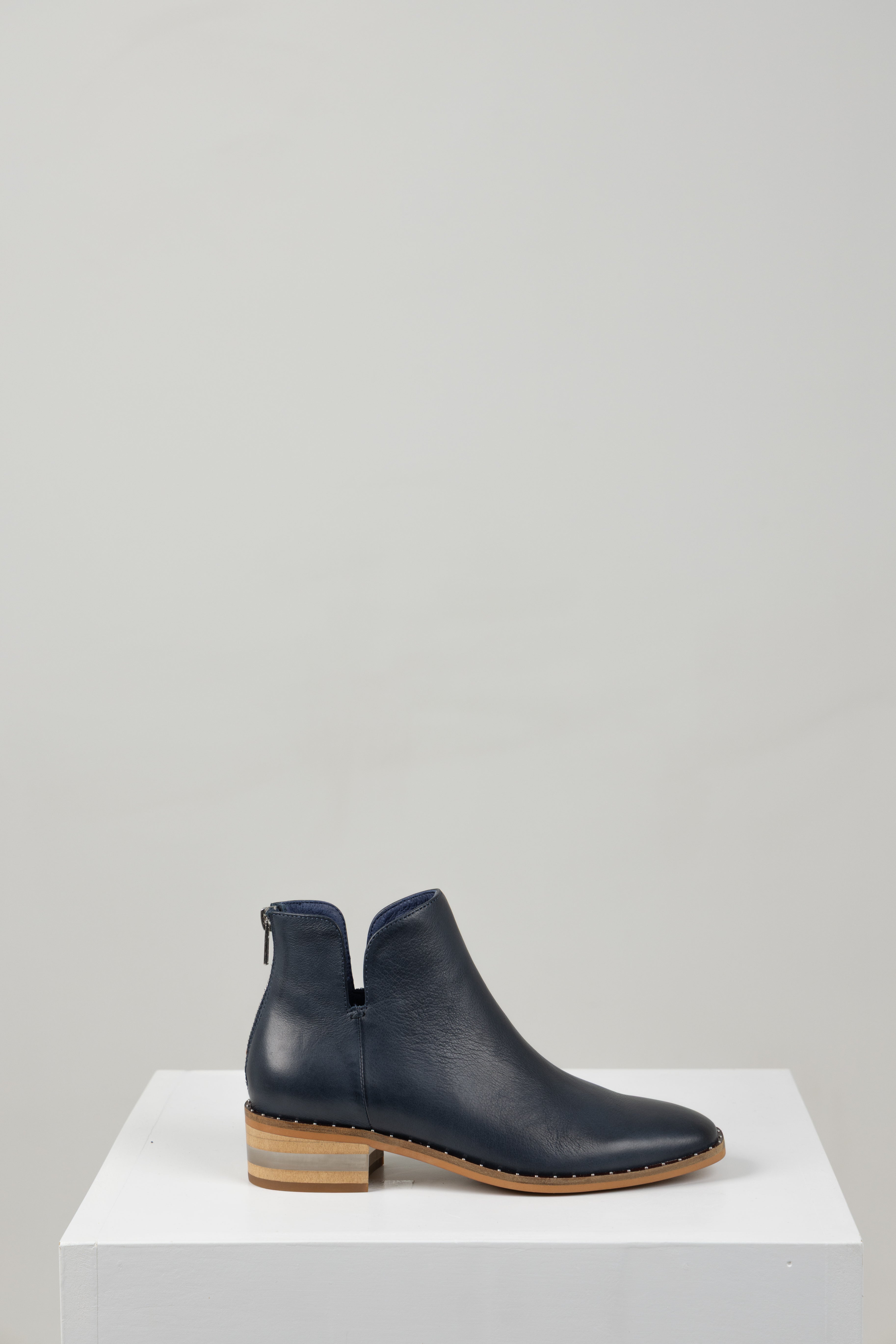 FOLSOMS ANKLE BOOT NAVY LEATHER