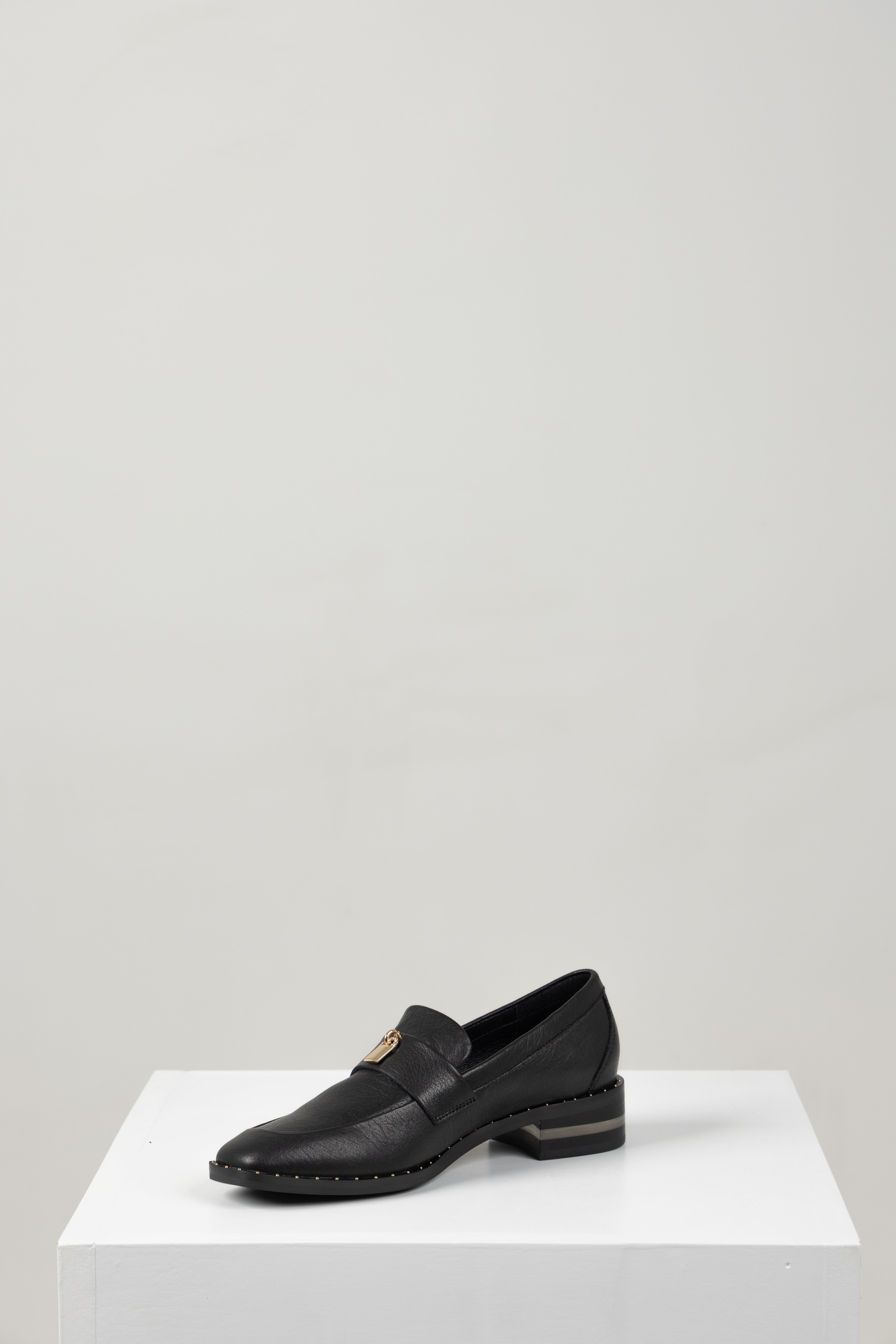 FILLIPIA HEELED LOAFER BLACK LEATHER
