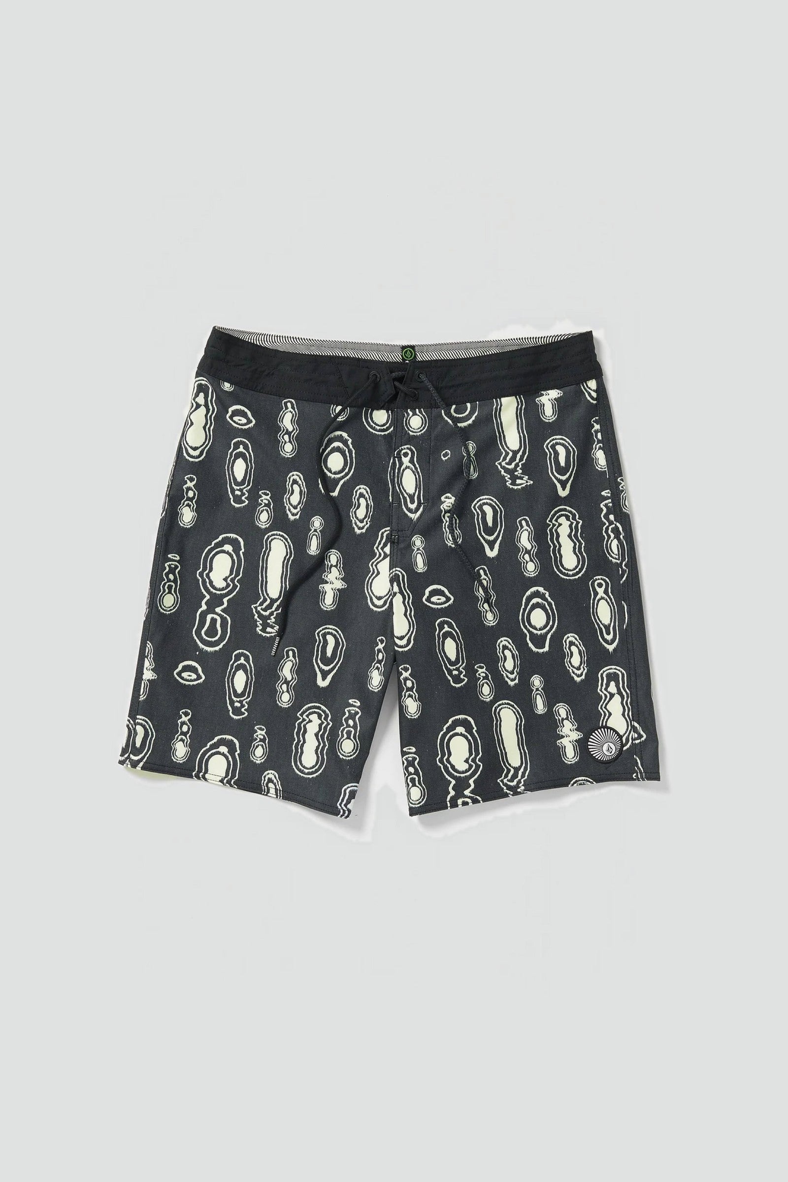 Shaken Stirred Stoney 19" Boardshort Black