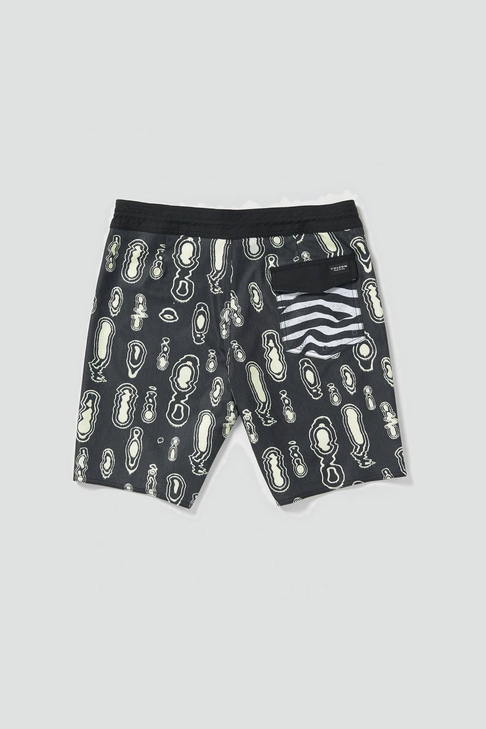 Shaken Stirred Stoney 19" Boardshort Black